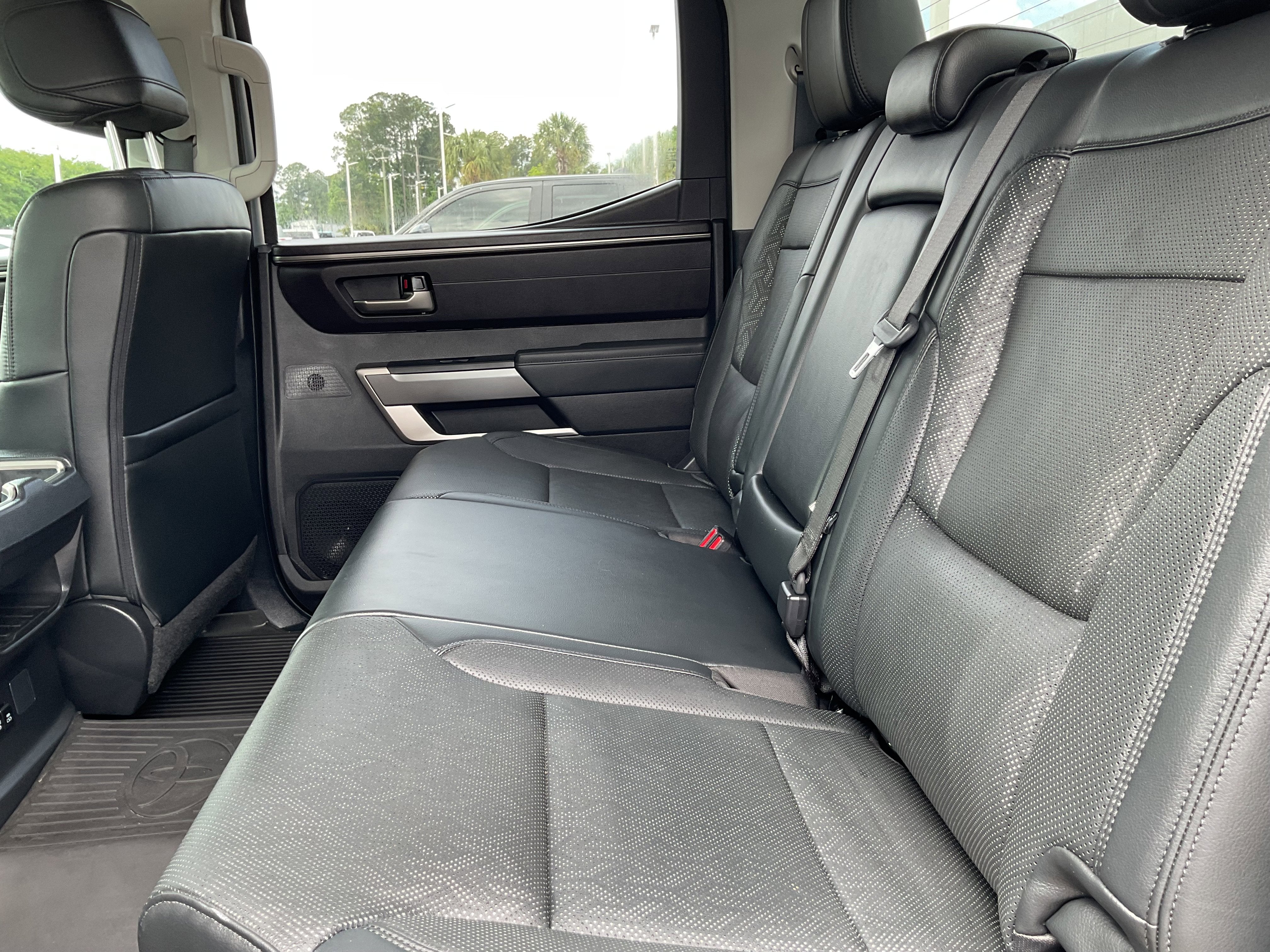 2024 Toyota TUNDRA 4X4 SR5