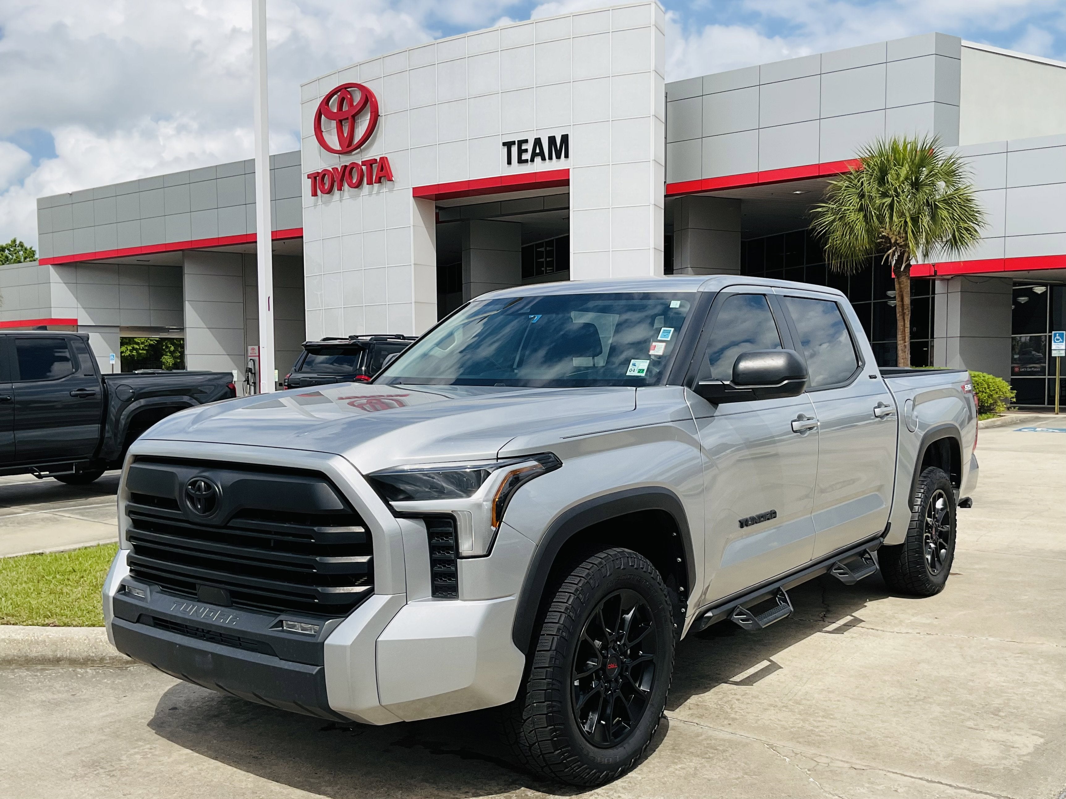 2024 Toyota TUNDRA 4X4 SR5