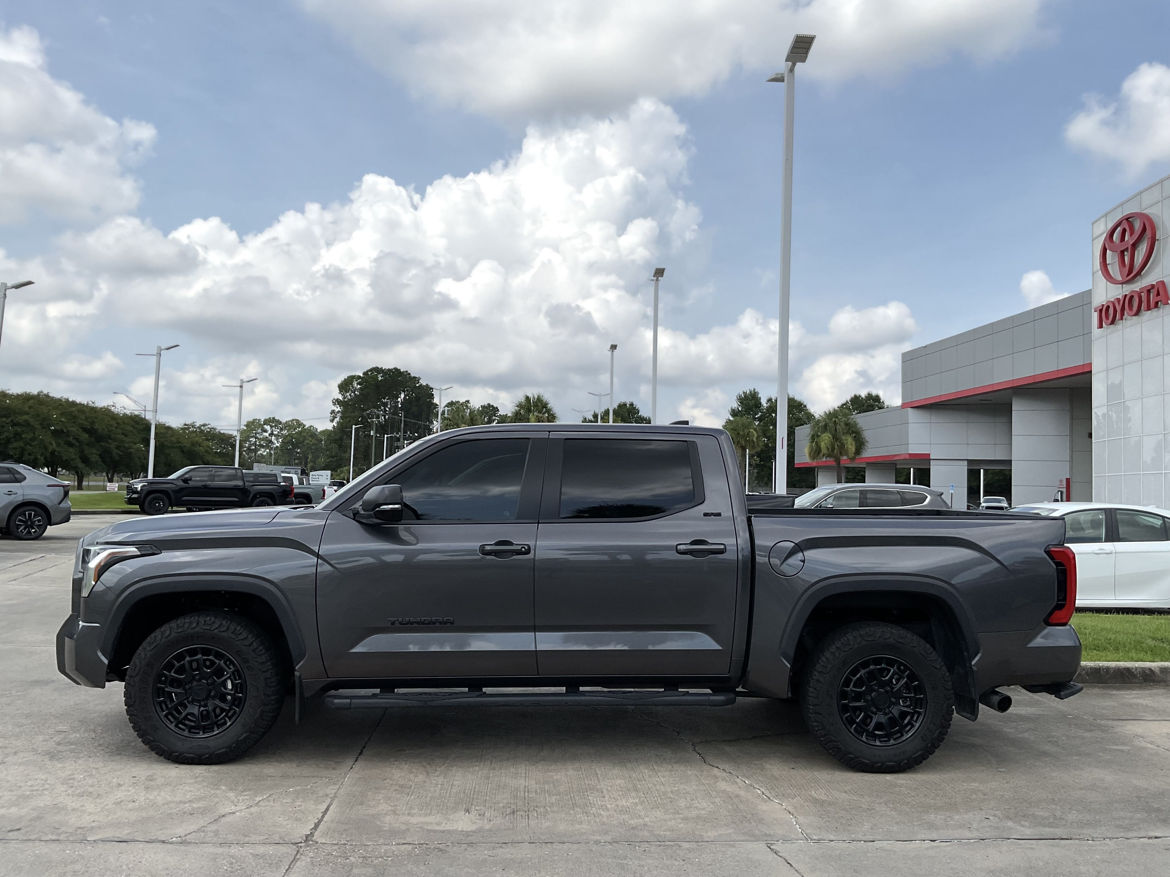 2025 Toyota Tundra 4WD SR5