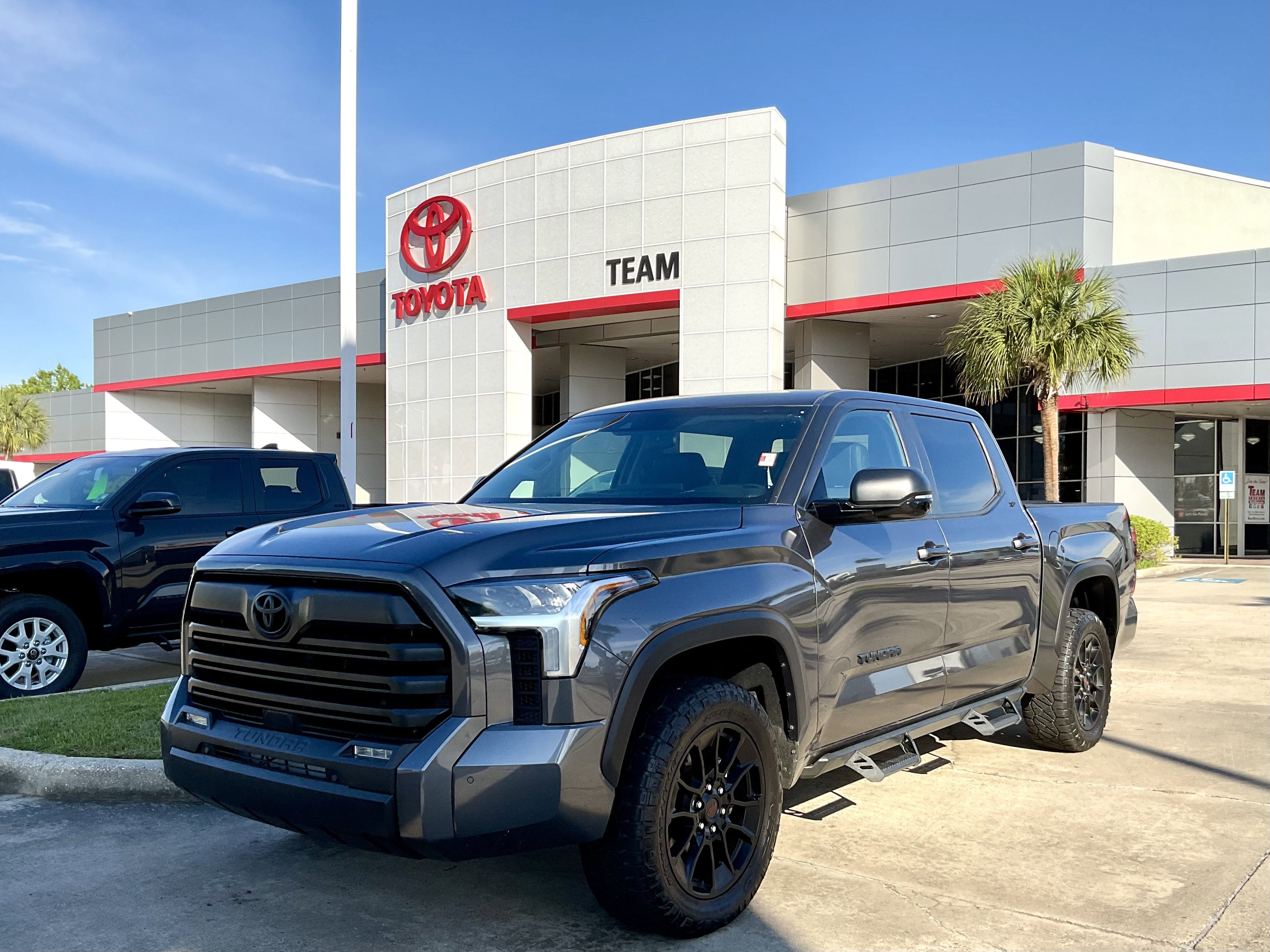 2024 Toyota TUNDRA 4X4 SR5