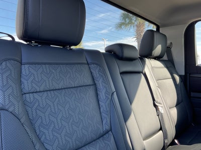 2024 Toyota TUNDRA 4X4 SR5
