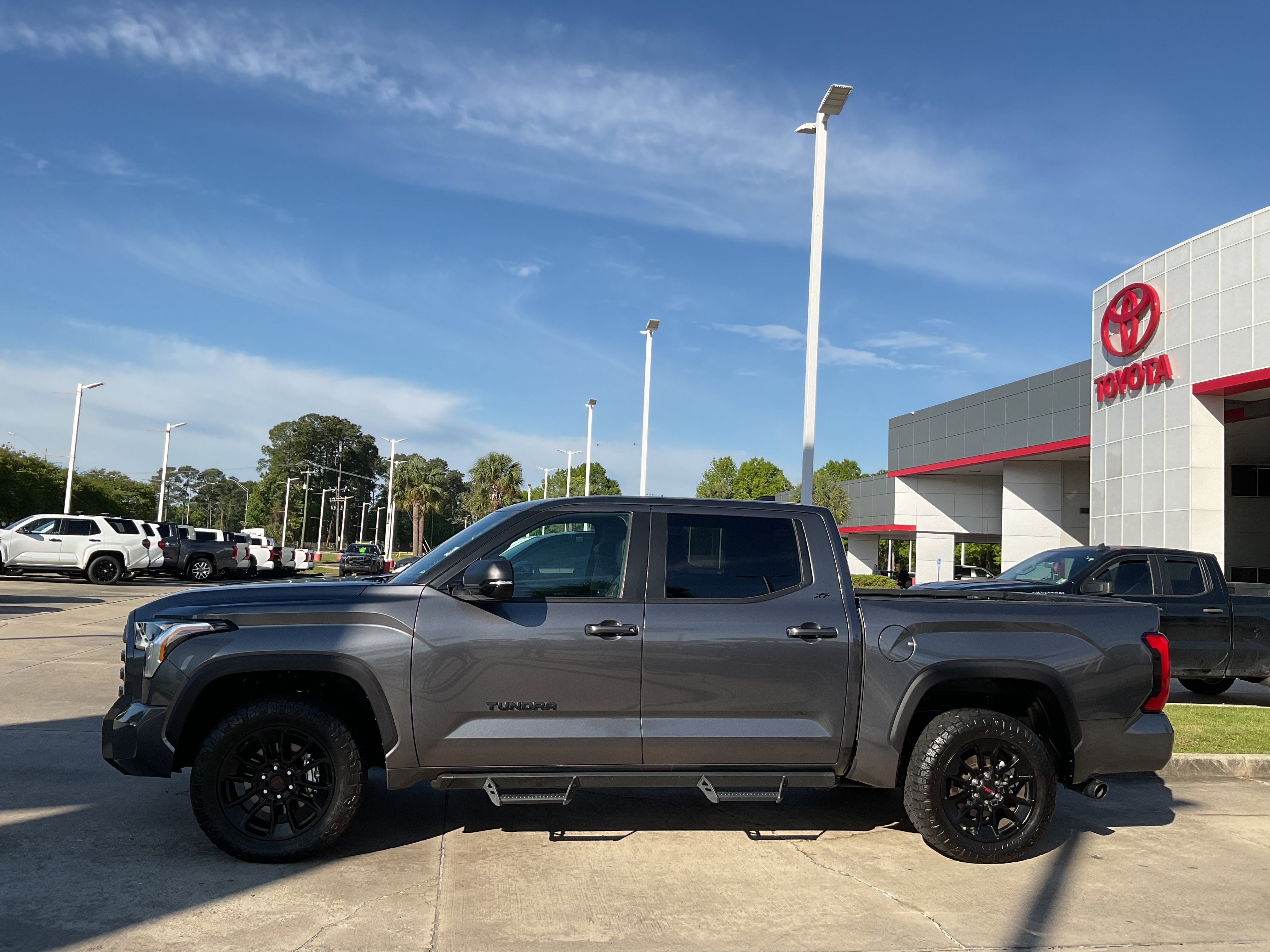 2024 Toyota TUNDRA 4X4 SR5
