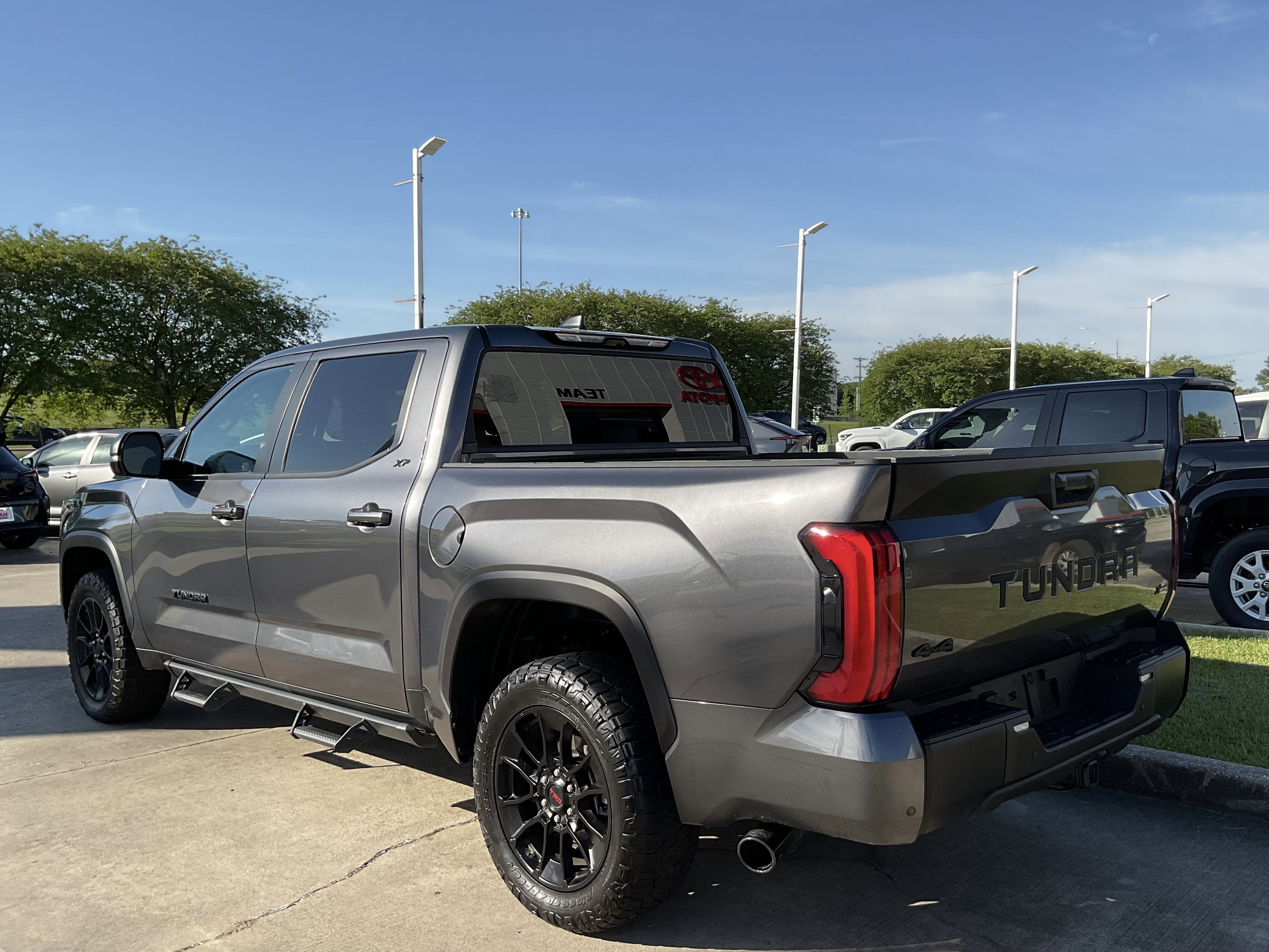 2024 Toyota TUNDRA 4X4 SR5