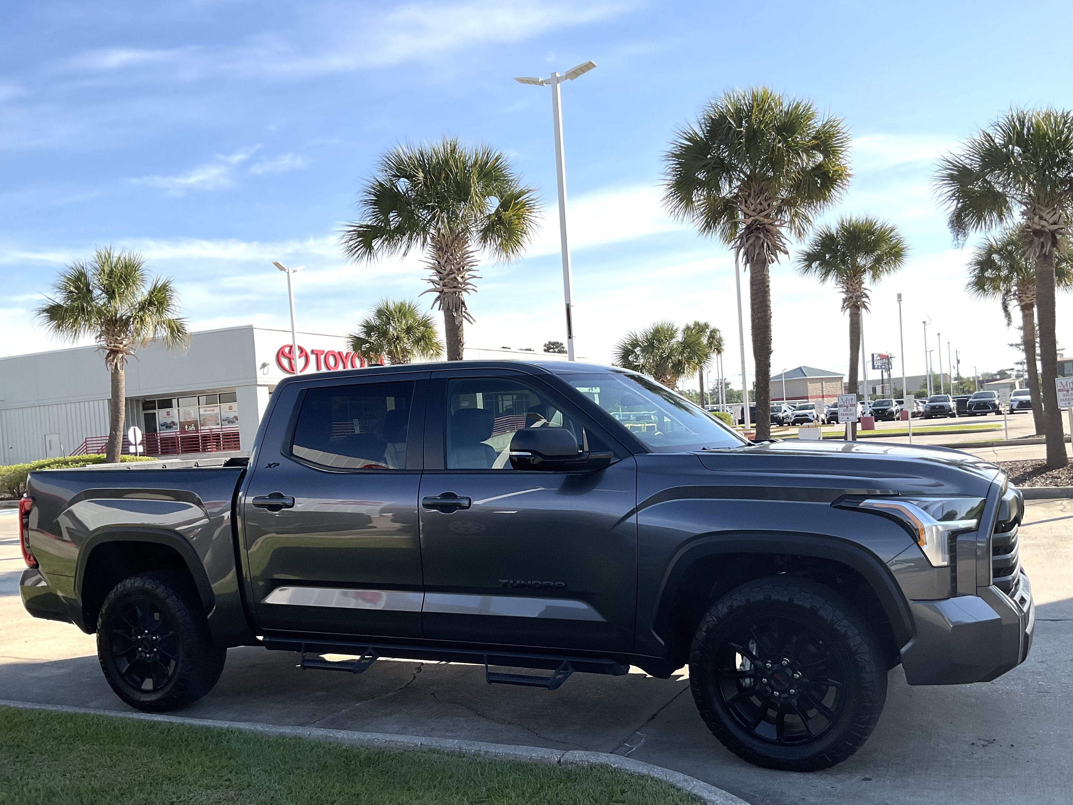2024 Toyota TUNDRA 4X4 SR5