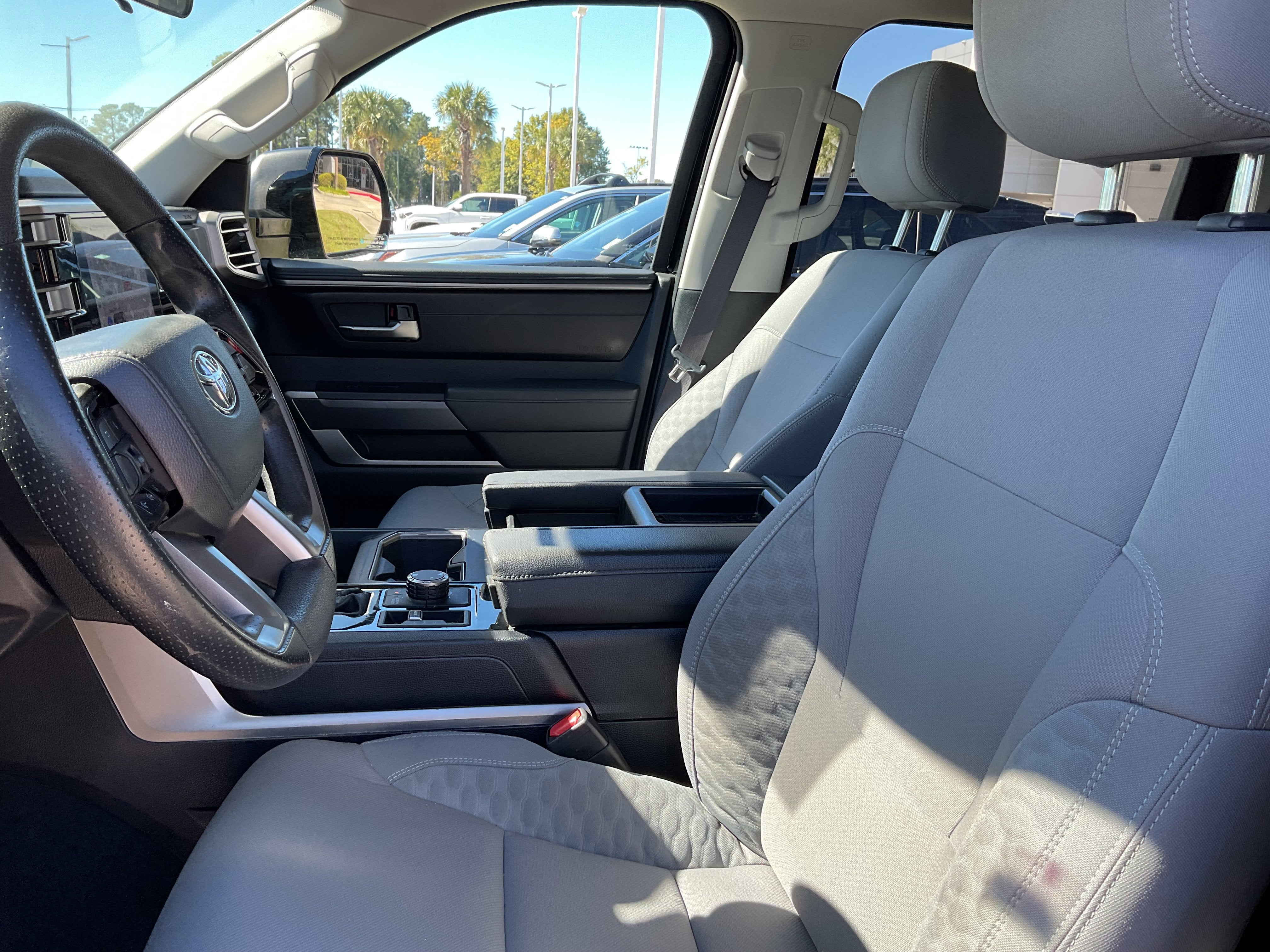 2024 Toyota TUNDRA 4X4 SR5