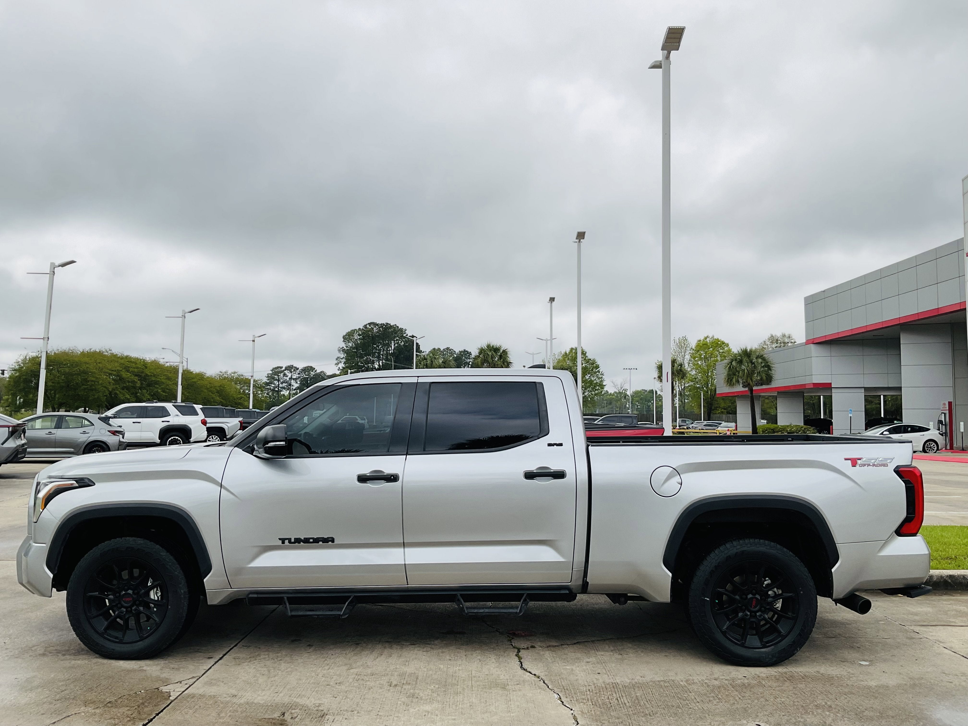 2023 Toyota TUNDRA 4X4 SR5