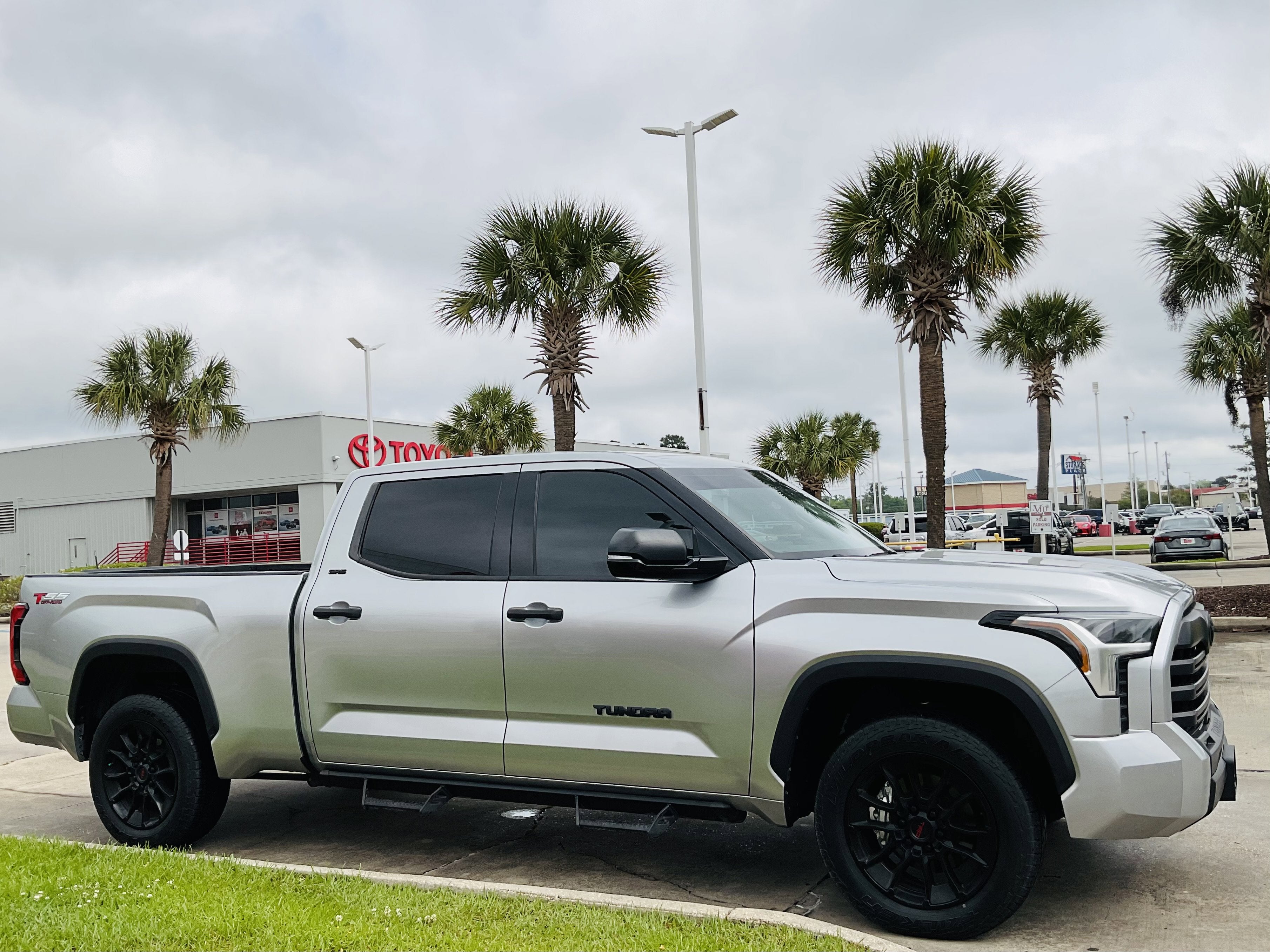 2023 Toyota TUNDRA 4X4 SR5