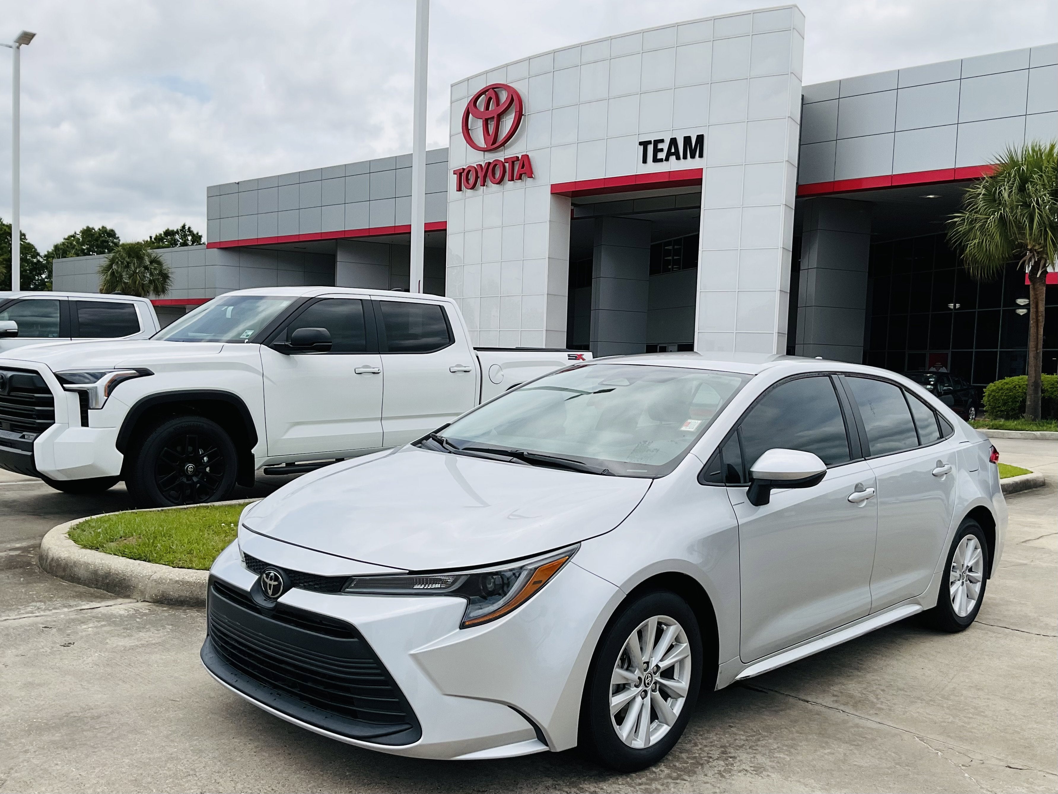 2024 Toyota COROLLA LE