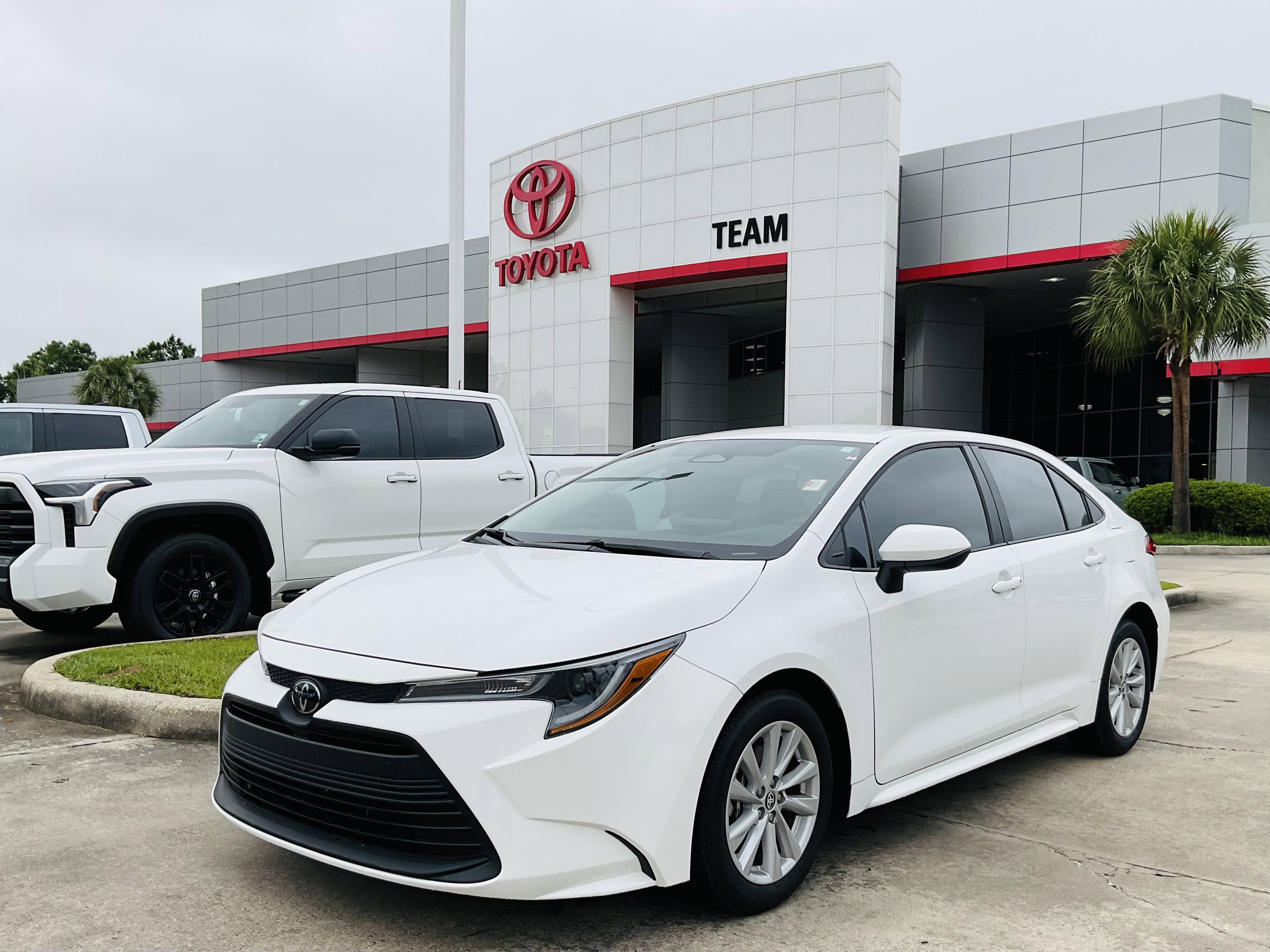 2024 Toyota COROLLA LE
