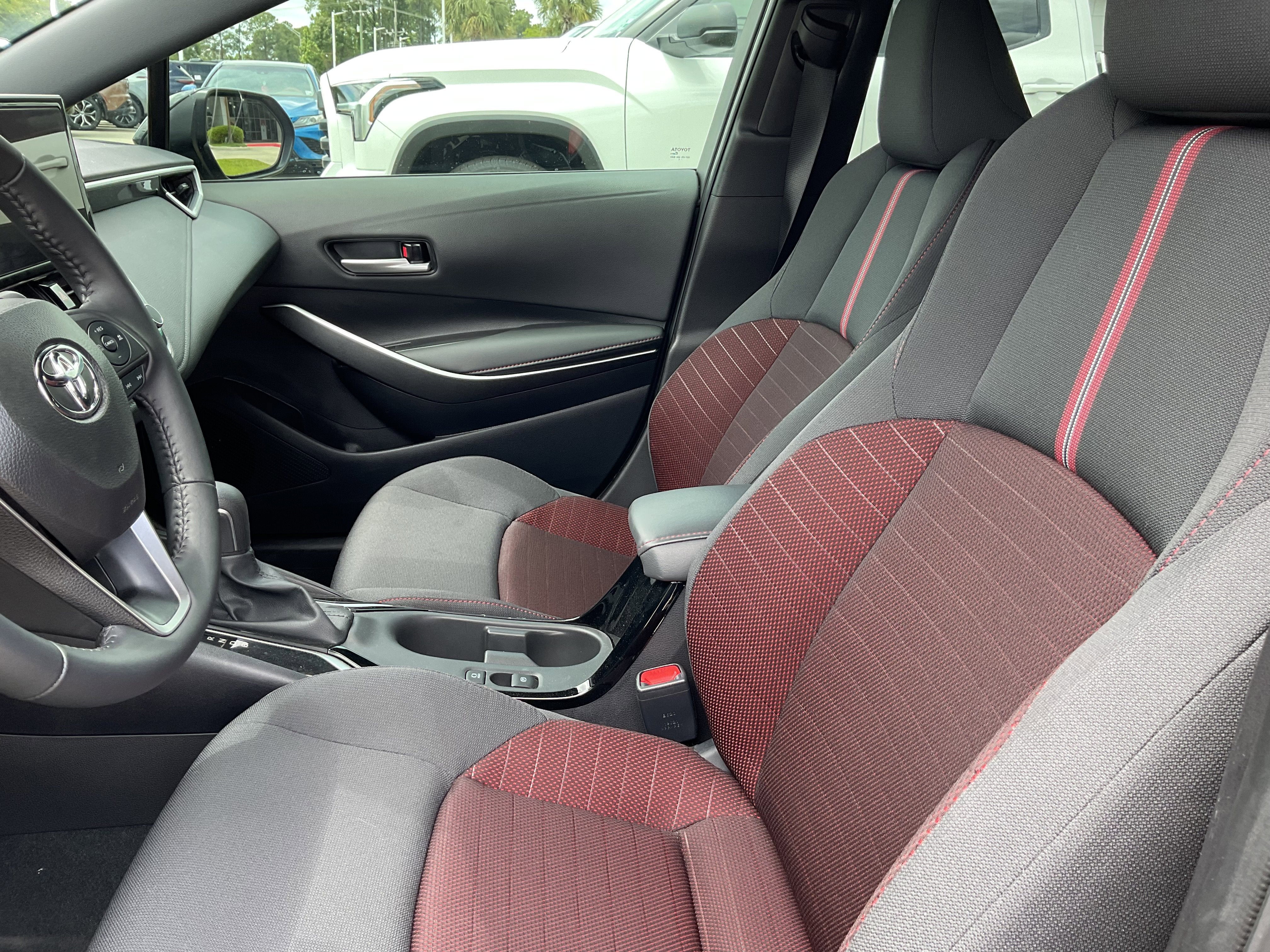 2025 Toyota COROLLA SE