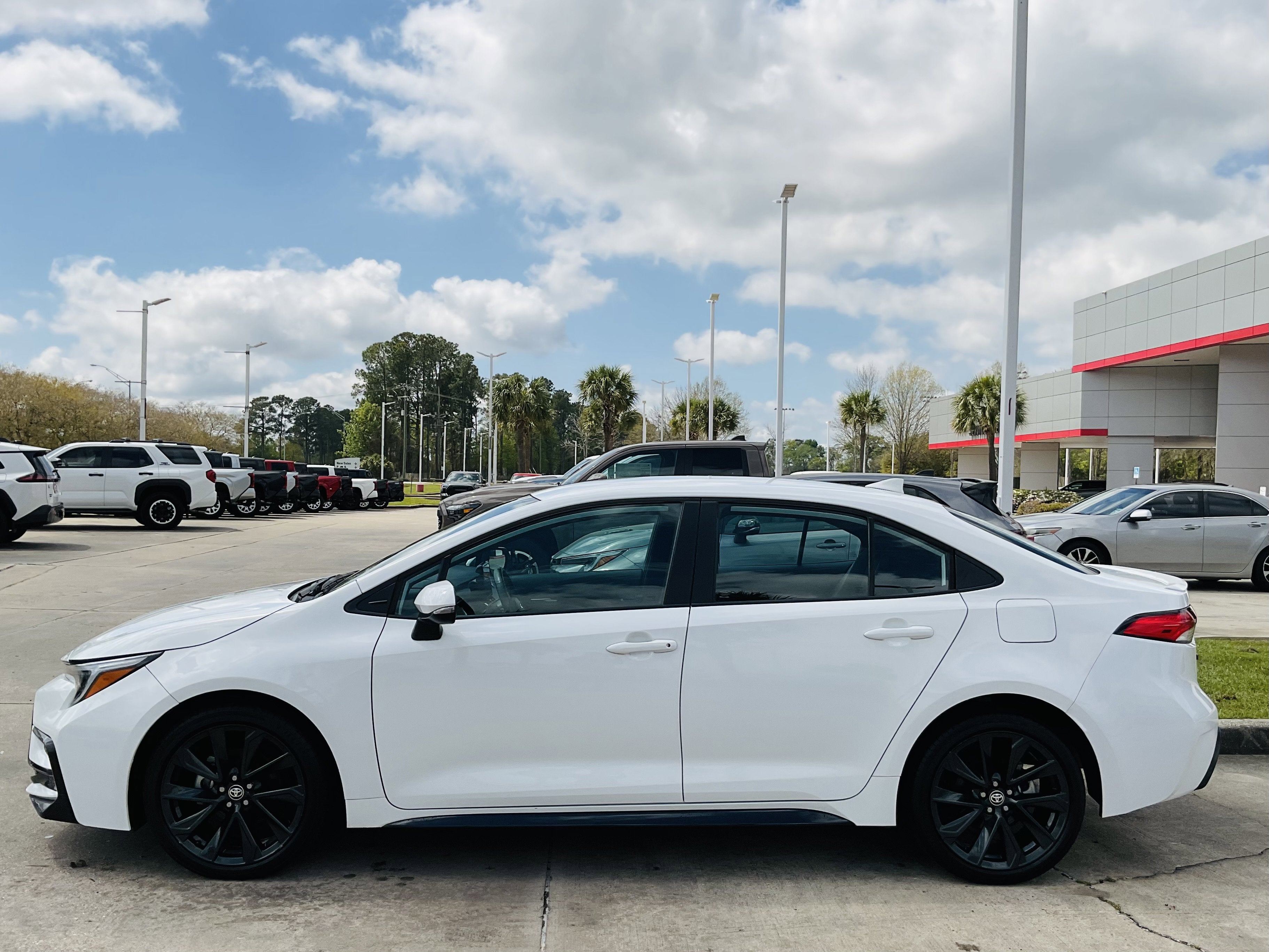 2024 Toyota COROLLA SE