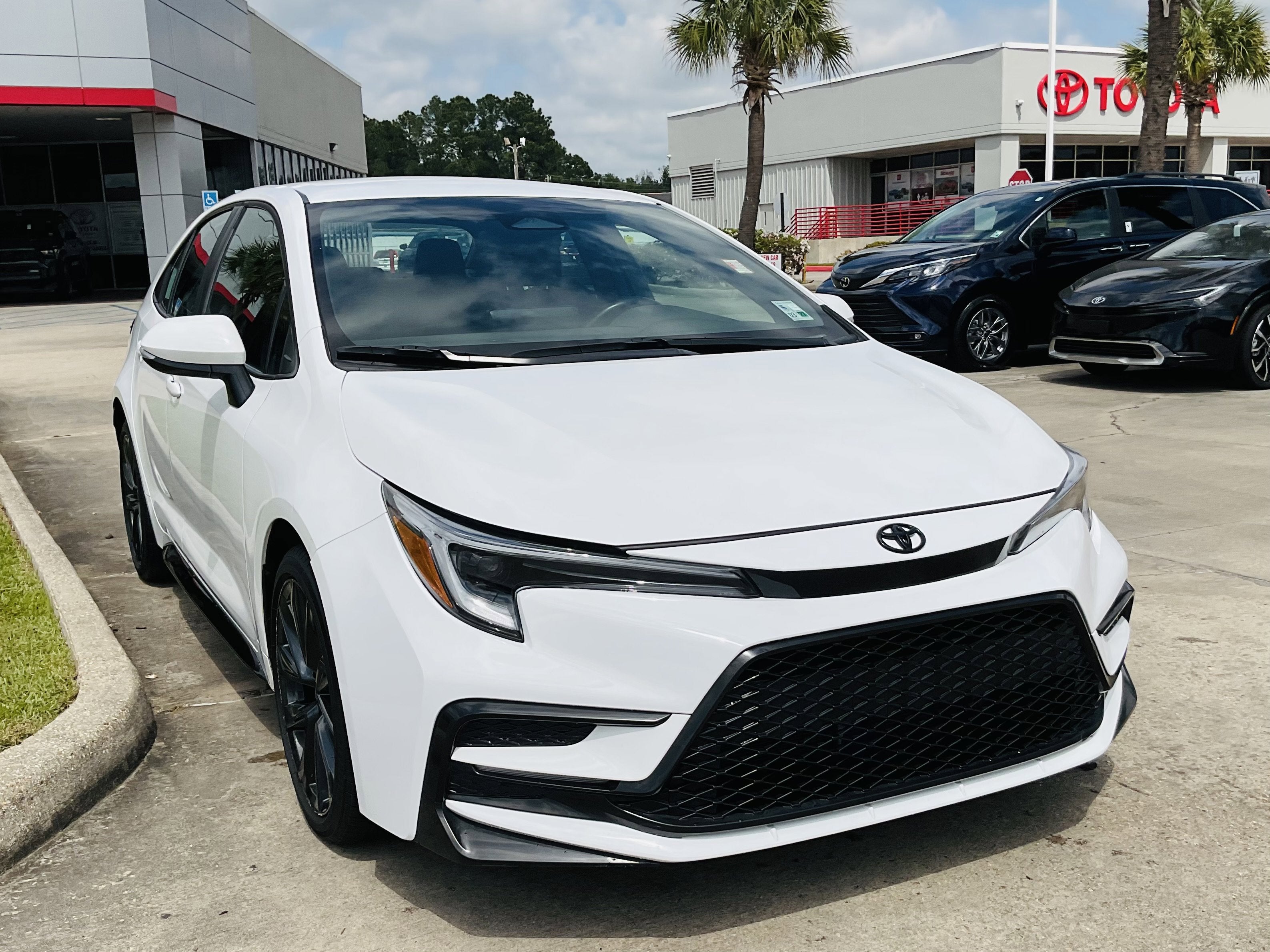 2024 Toyota COROLLA SE