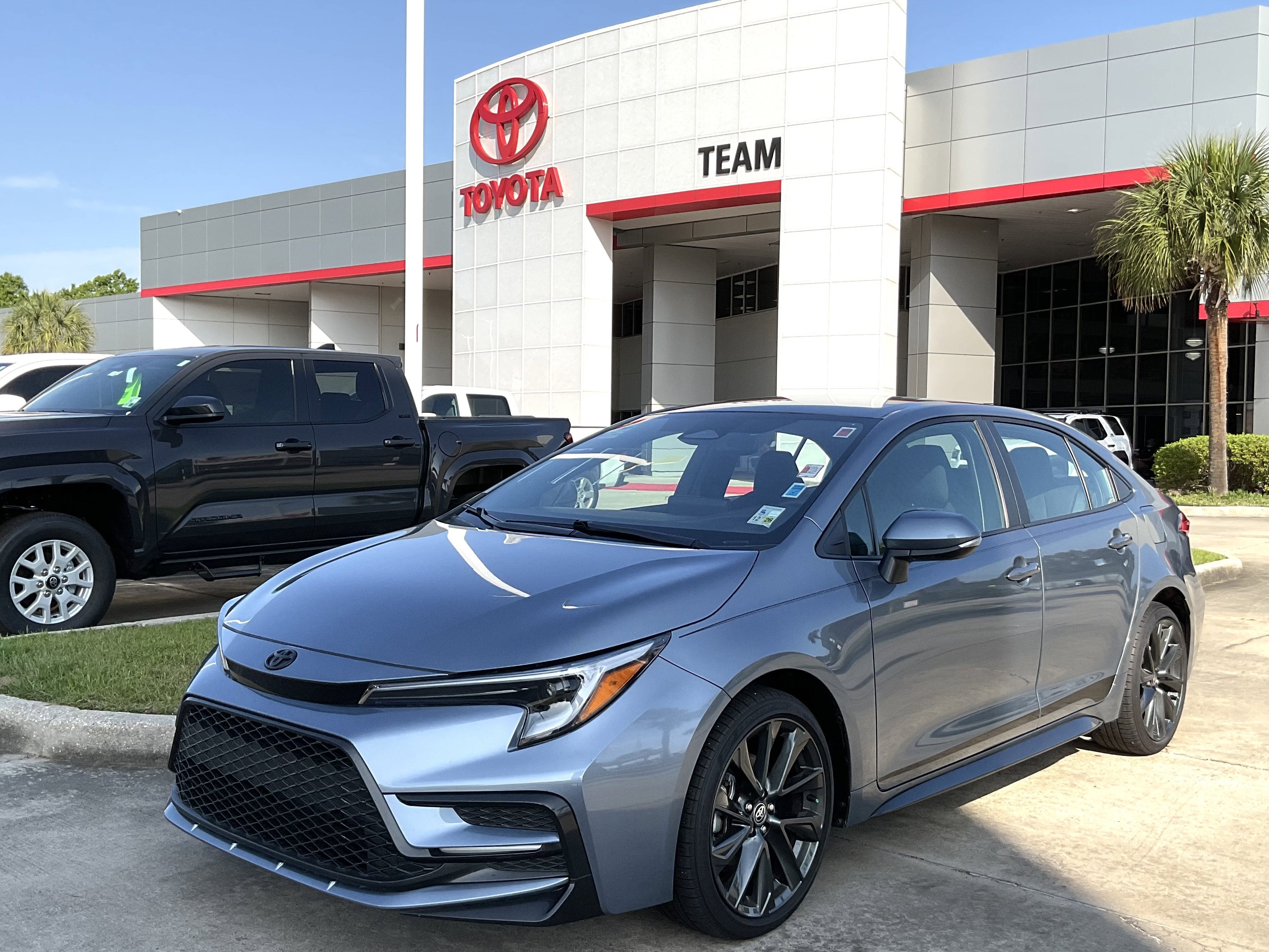 2025 Toyota COROLLA SE