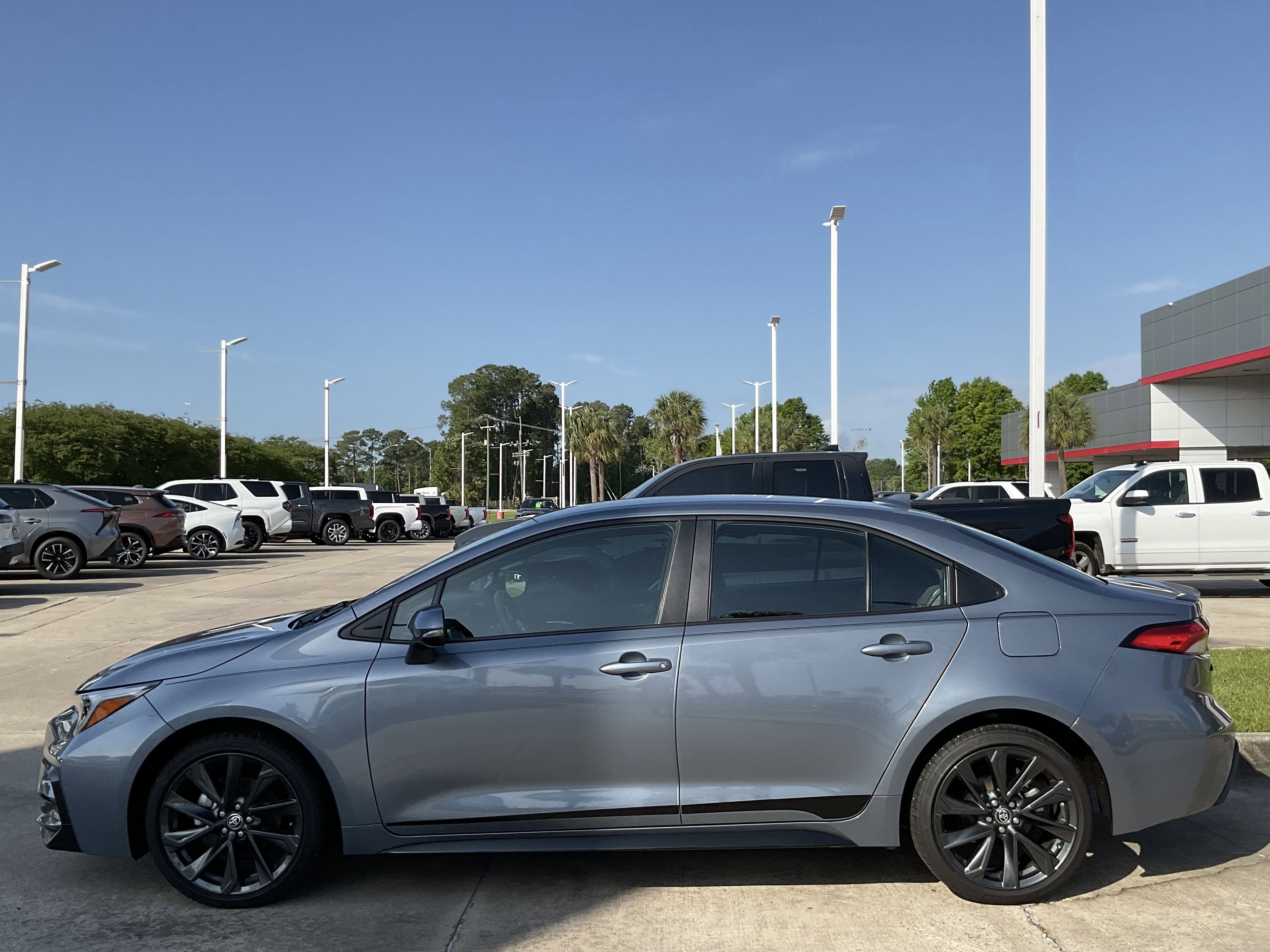 2025 Toyota COROLLA SE