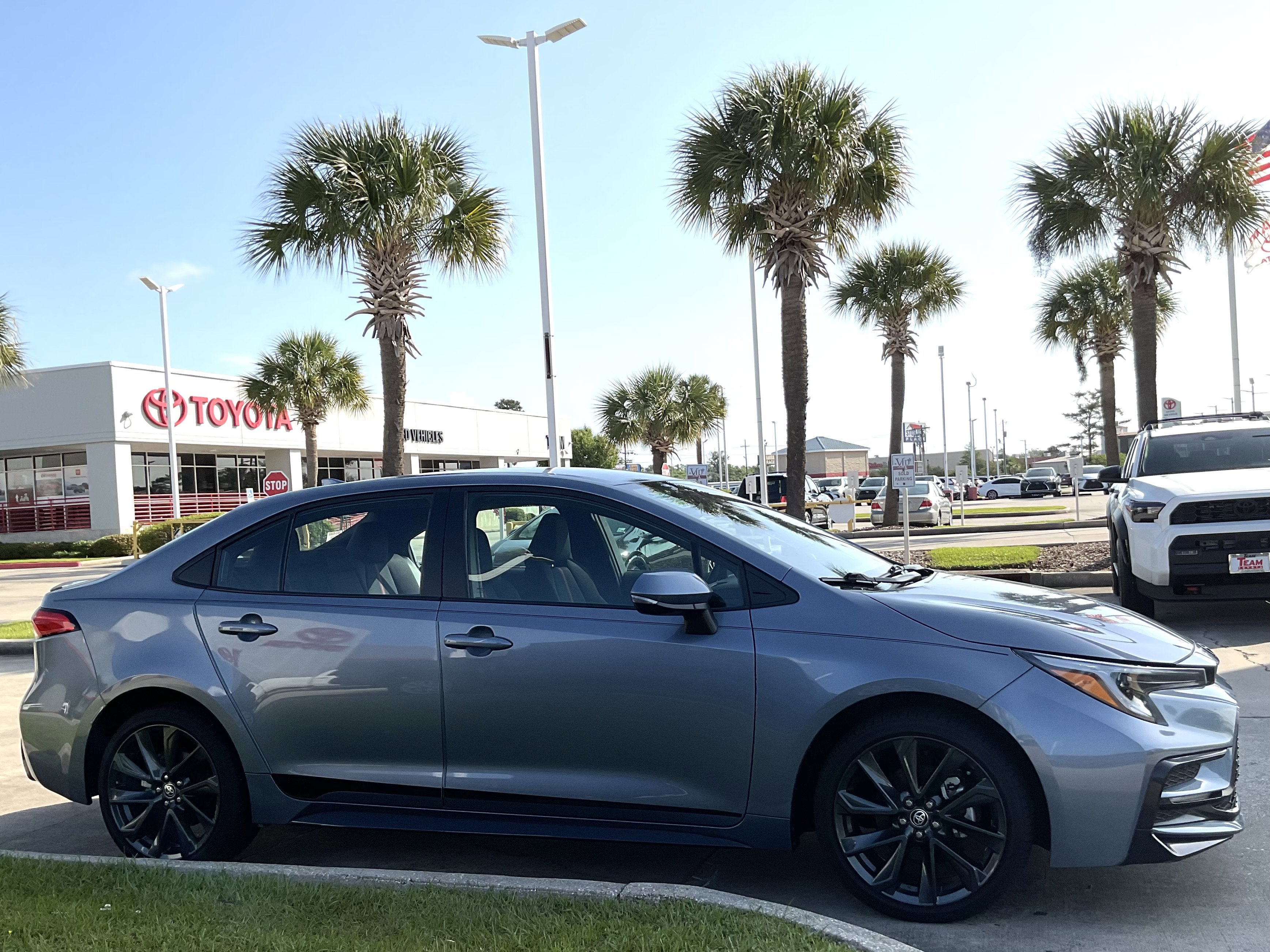 2025 Toyota COROLLA SE