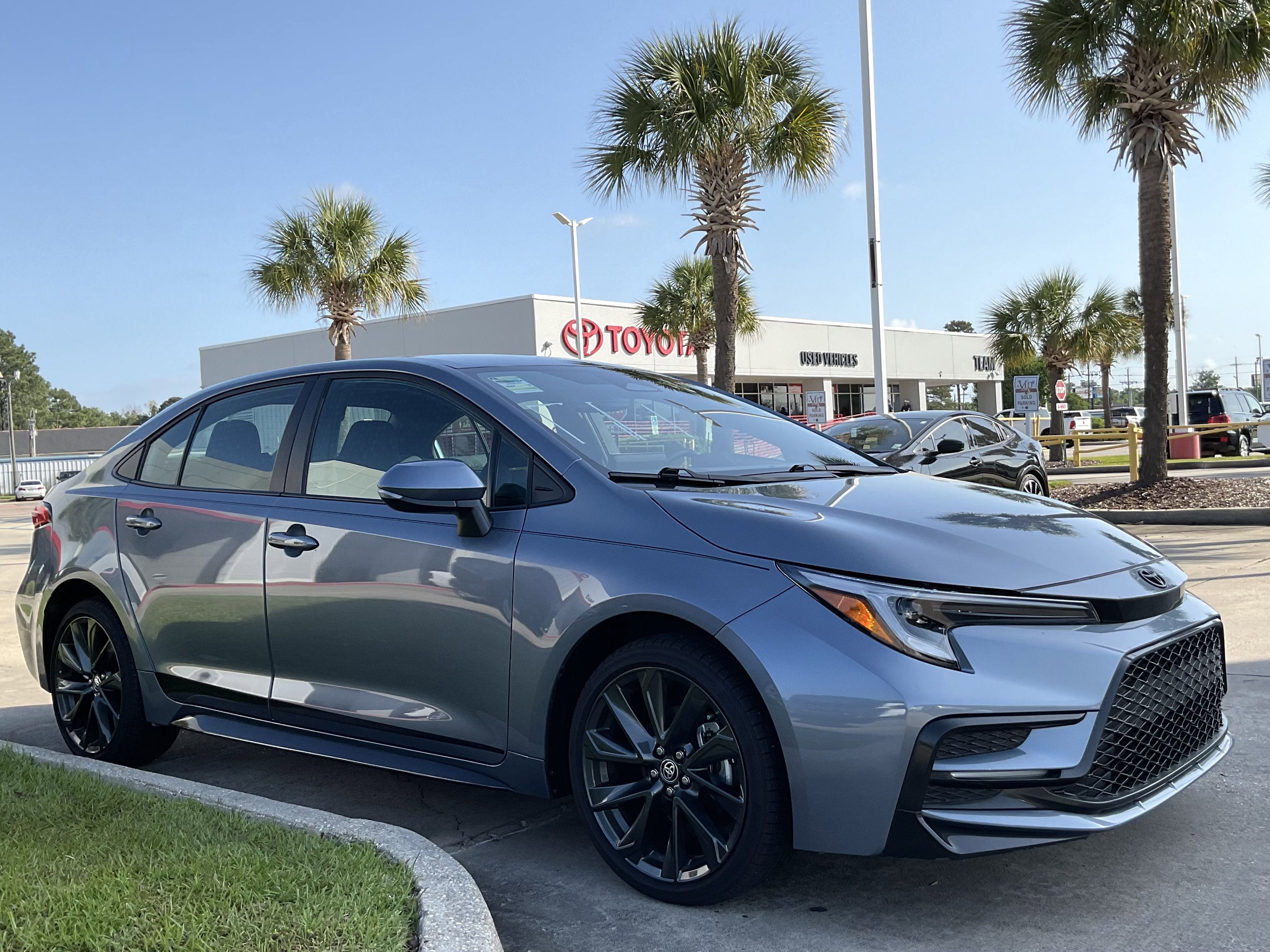 2025 Toyota COROLLA SE