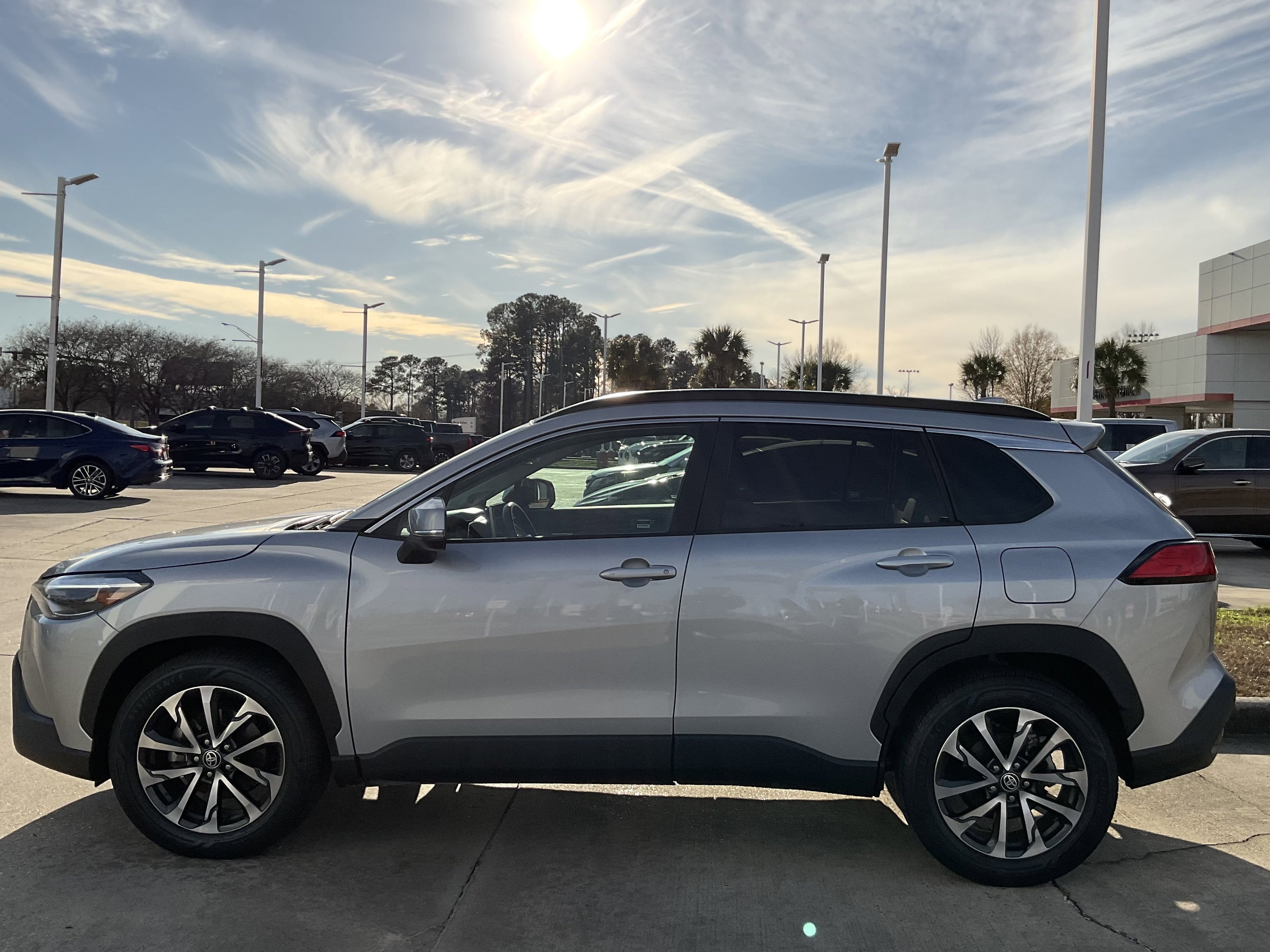 Used 2024 Toyota Corolla Cross XLE with VIN 7MUDAAAG3RV109133 for sale in Northfield, Minnesota