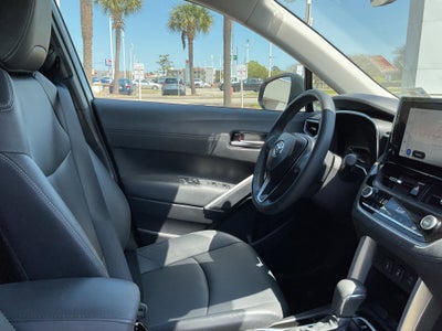 2025 Toyota Corolla Cross XLE