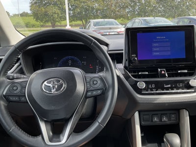 2025 Toyota Corolla Cross XLE