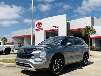 2023 Mitsubishi Outlander SE