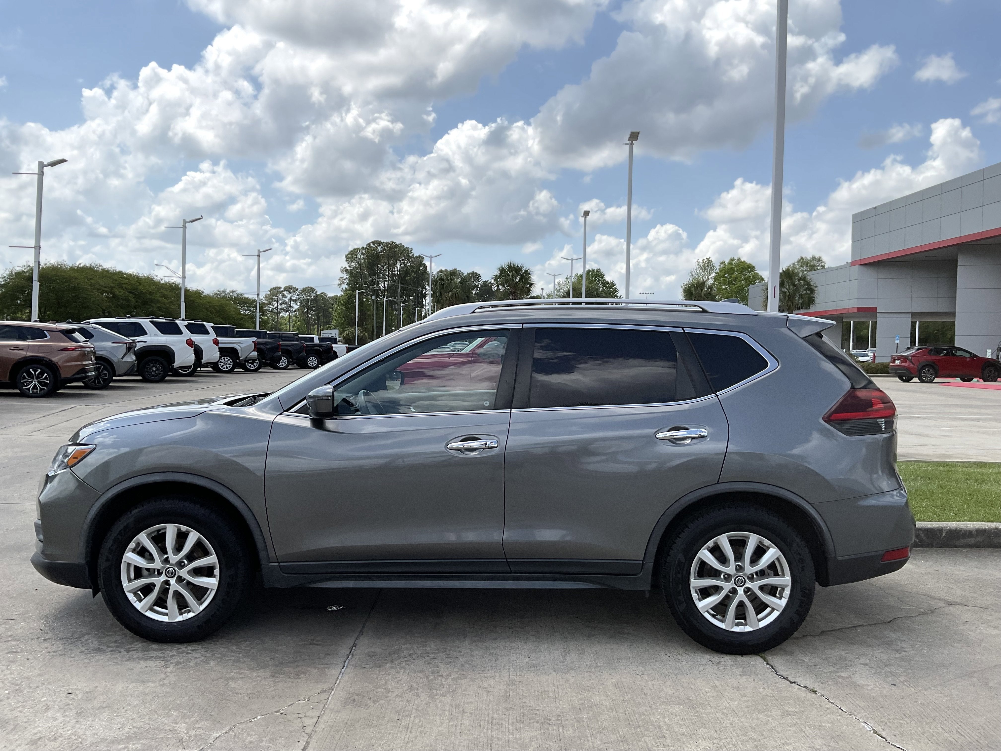 2020 Nissan Rogue SV