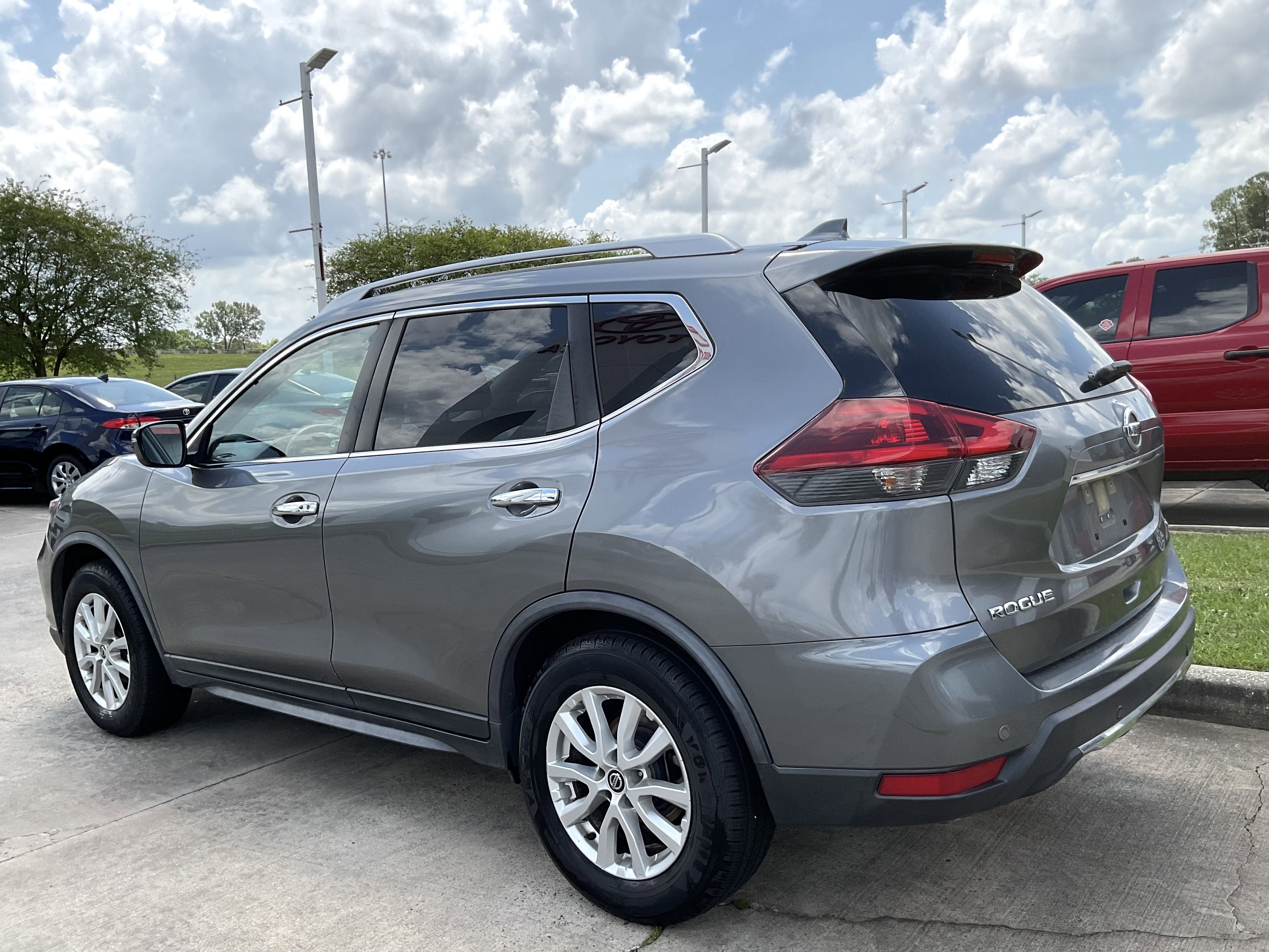 2020 Nissan Rogue SV