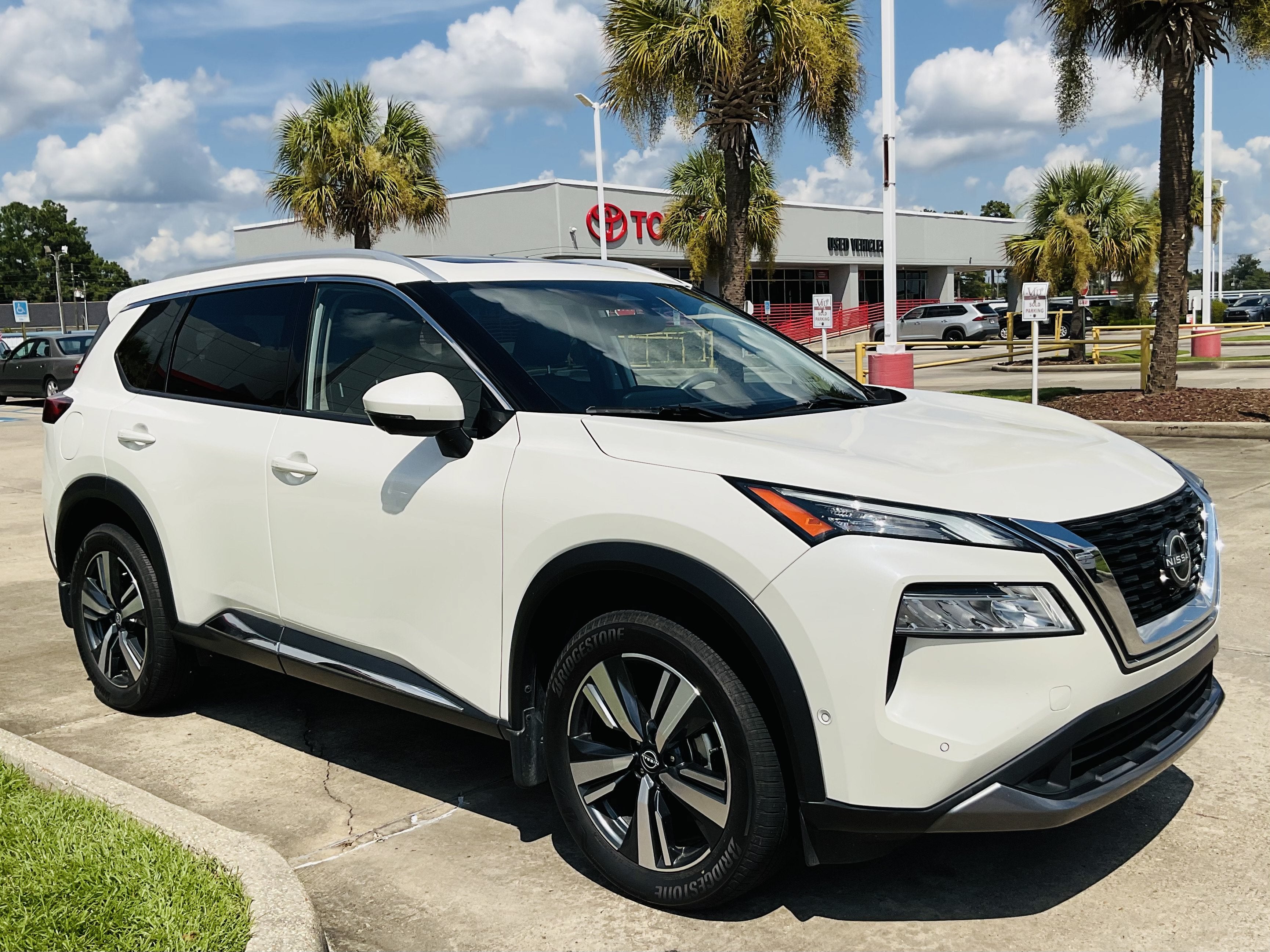 2023 Nissan Rogue SL