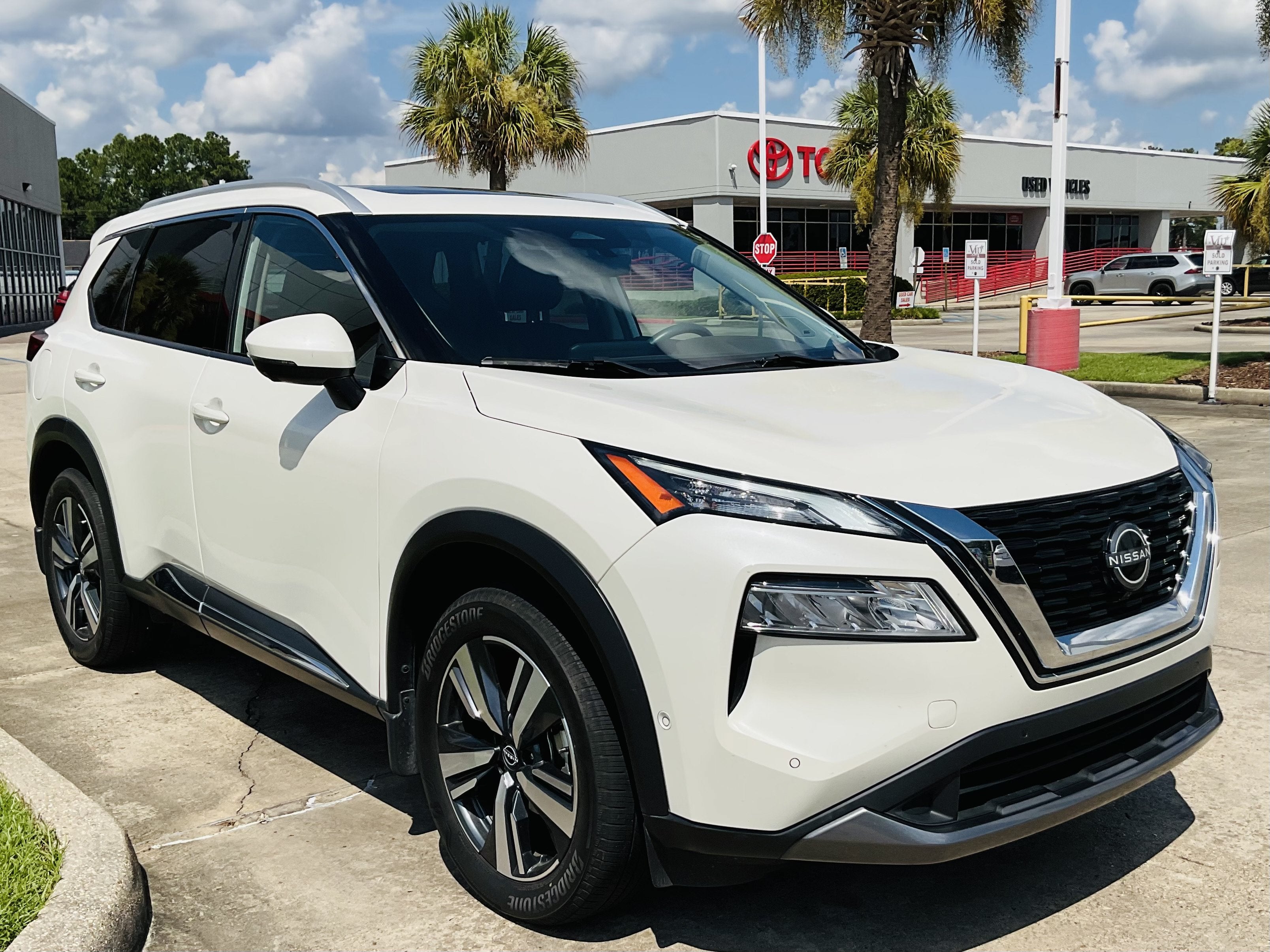 2023 Nissan Rogue SL
