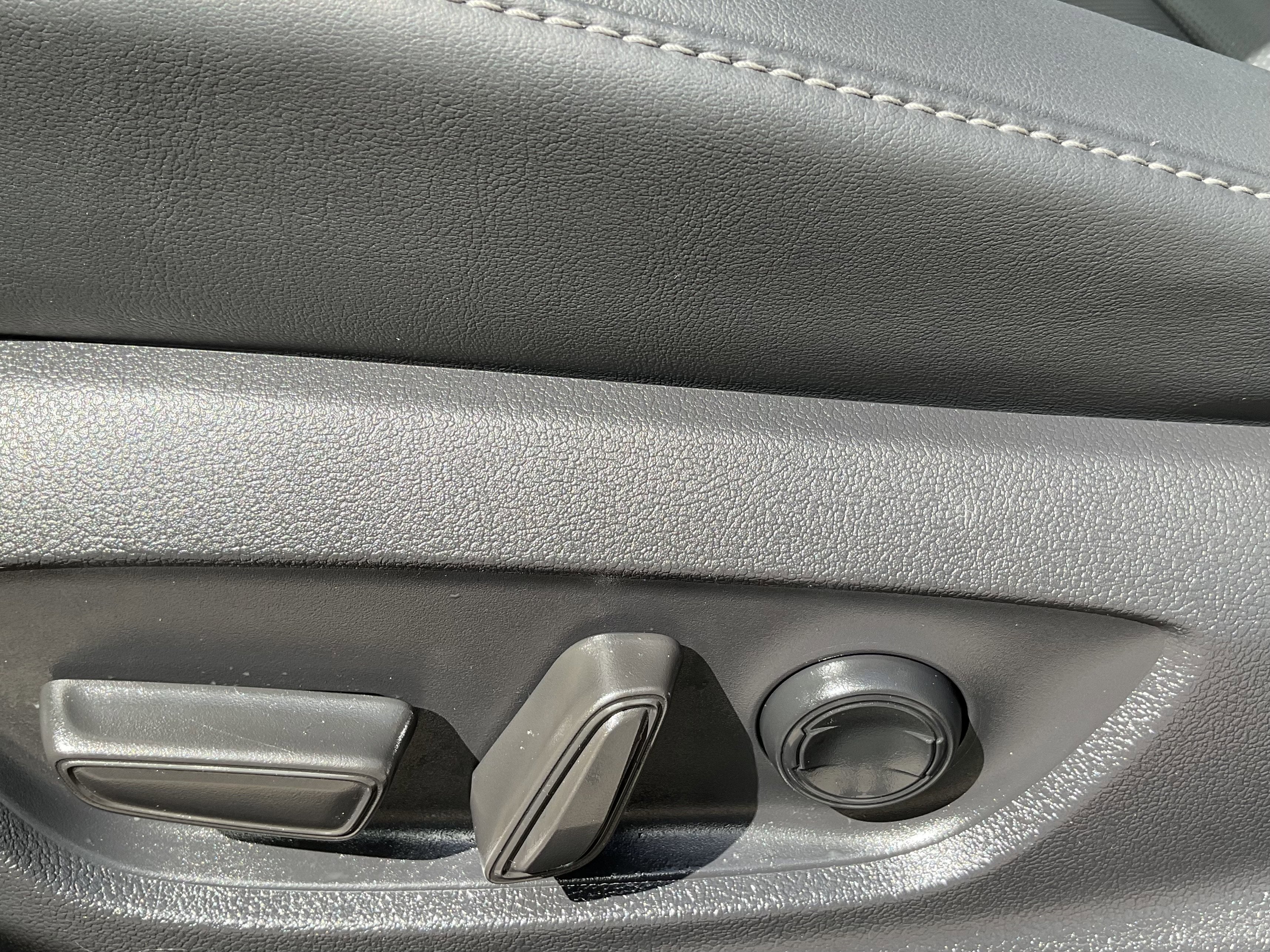 2026 Toyota CROWN XLE