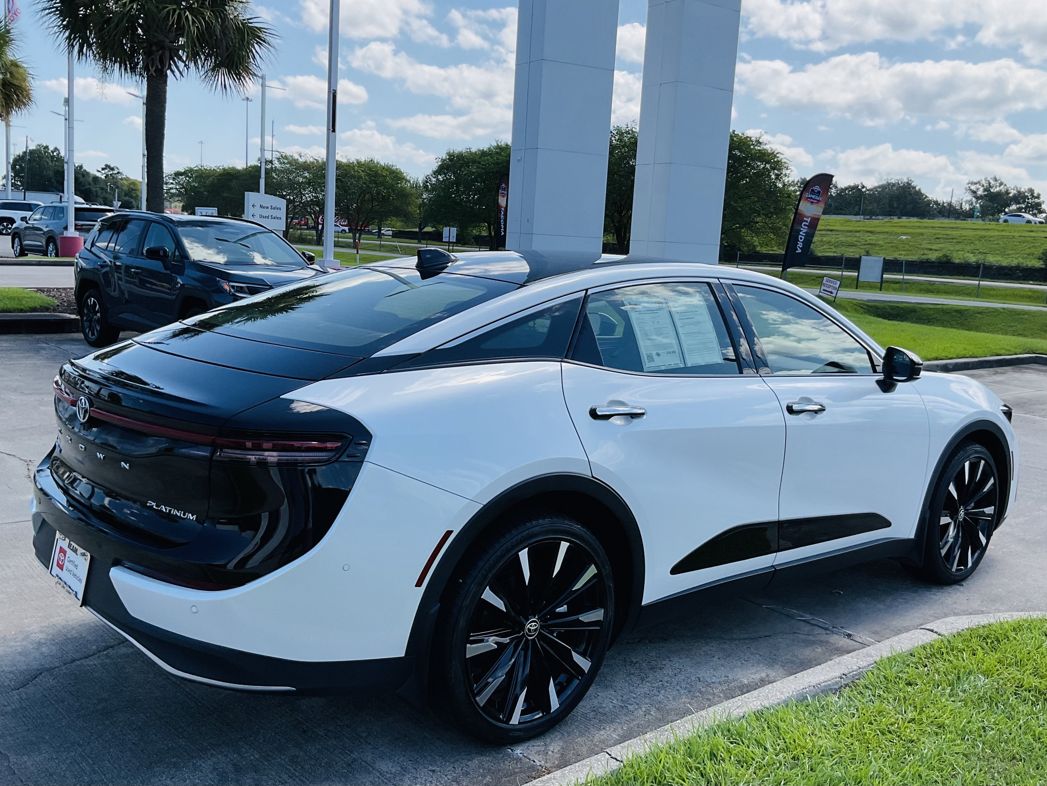 2023 Toyota Toyota Crown Platinum