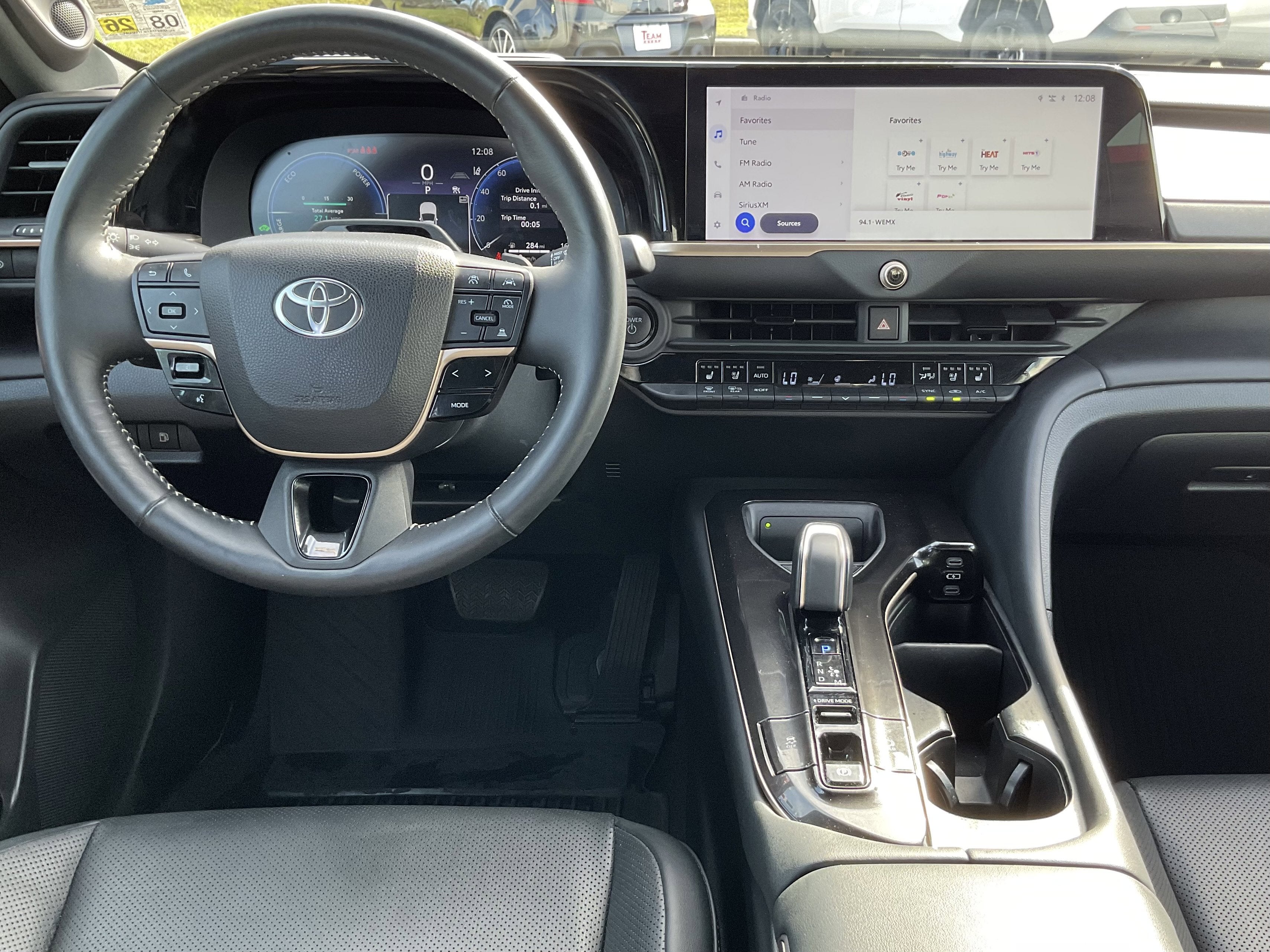 2025 Toyota CROWN Platinum