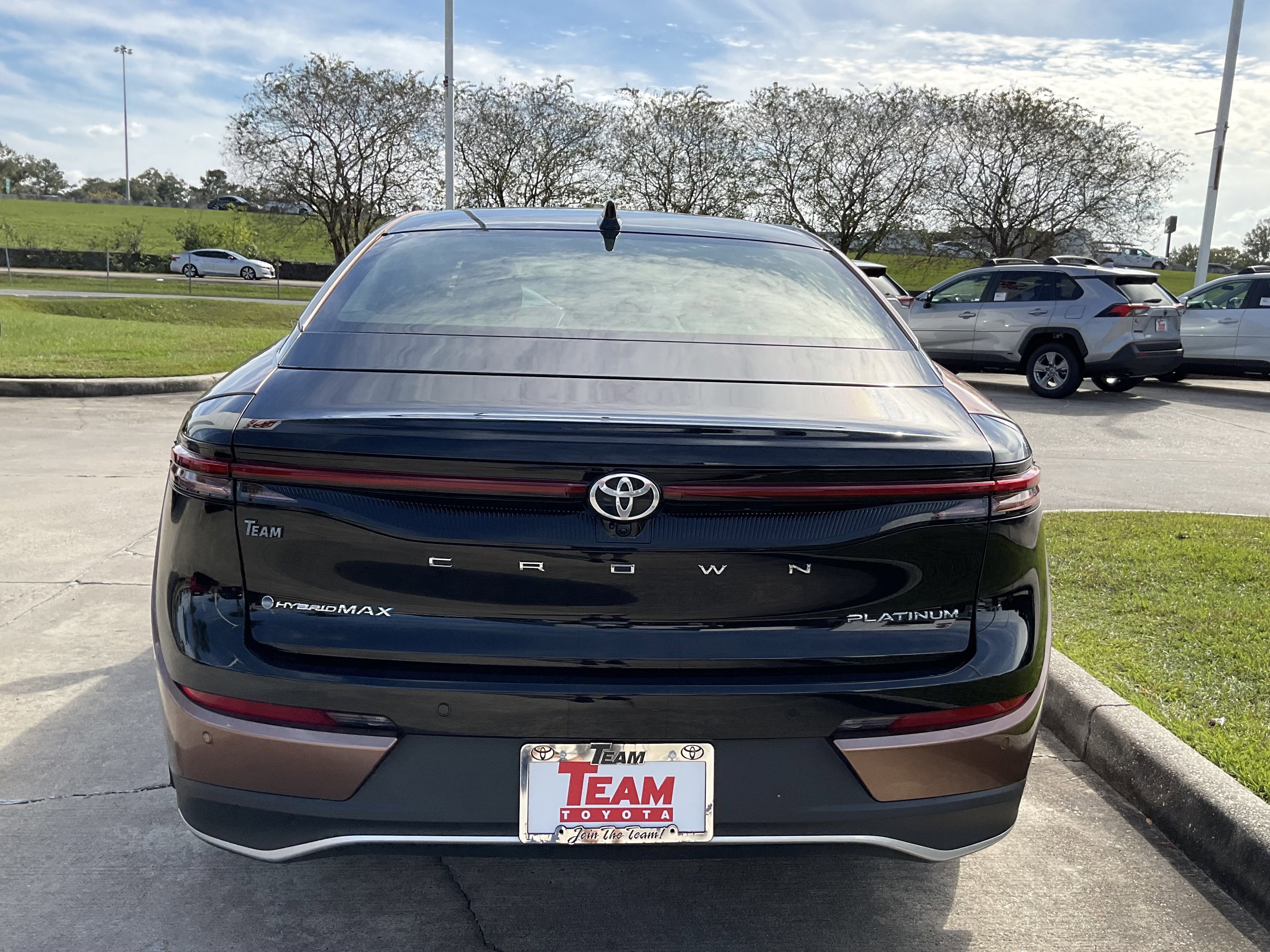 2025 Toyota CROWN Platinum
