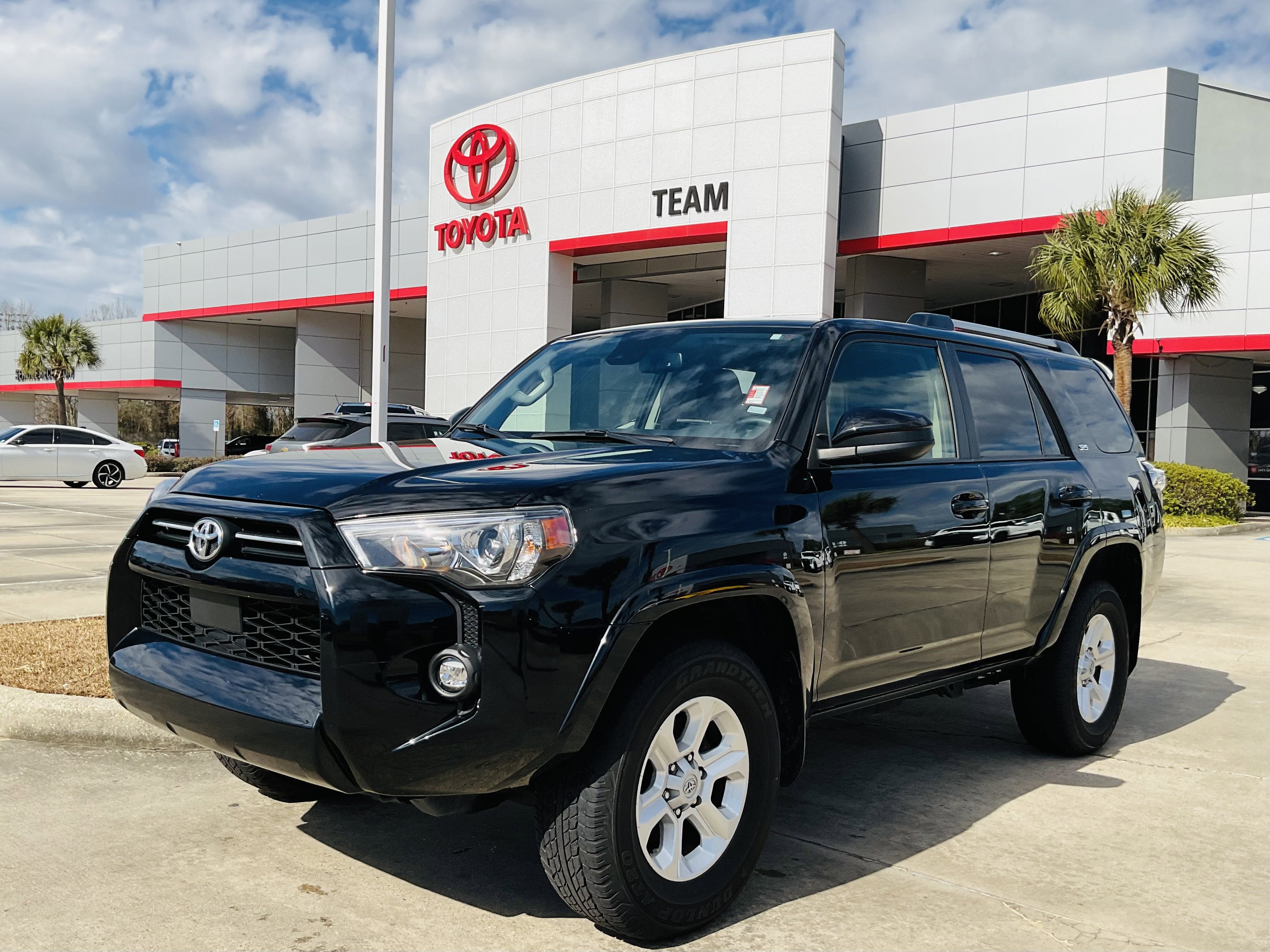 2024 Toyota 4RUNNER SR5