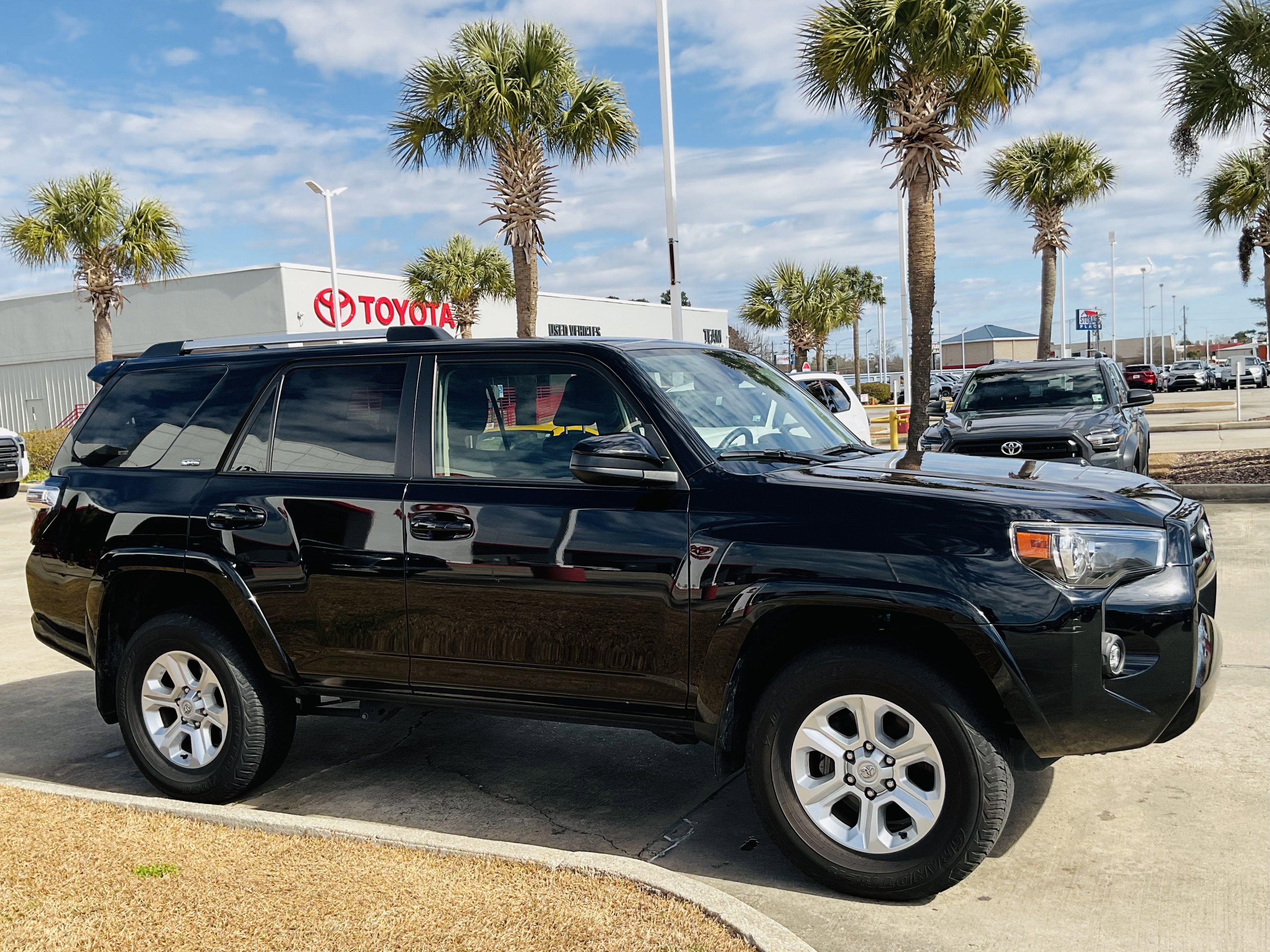 2024 Toyota 4RUNNER SR5