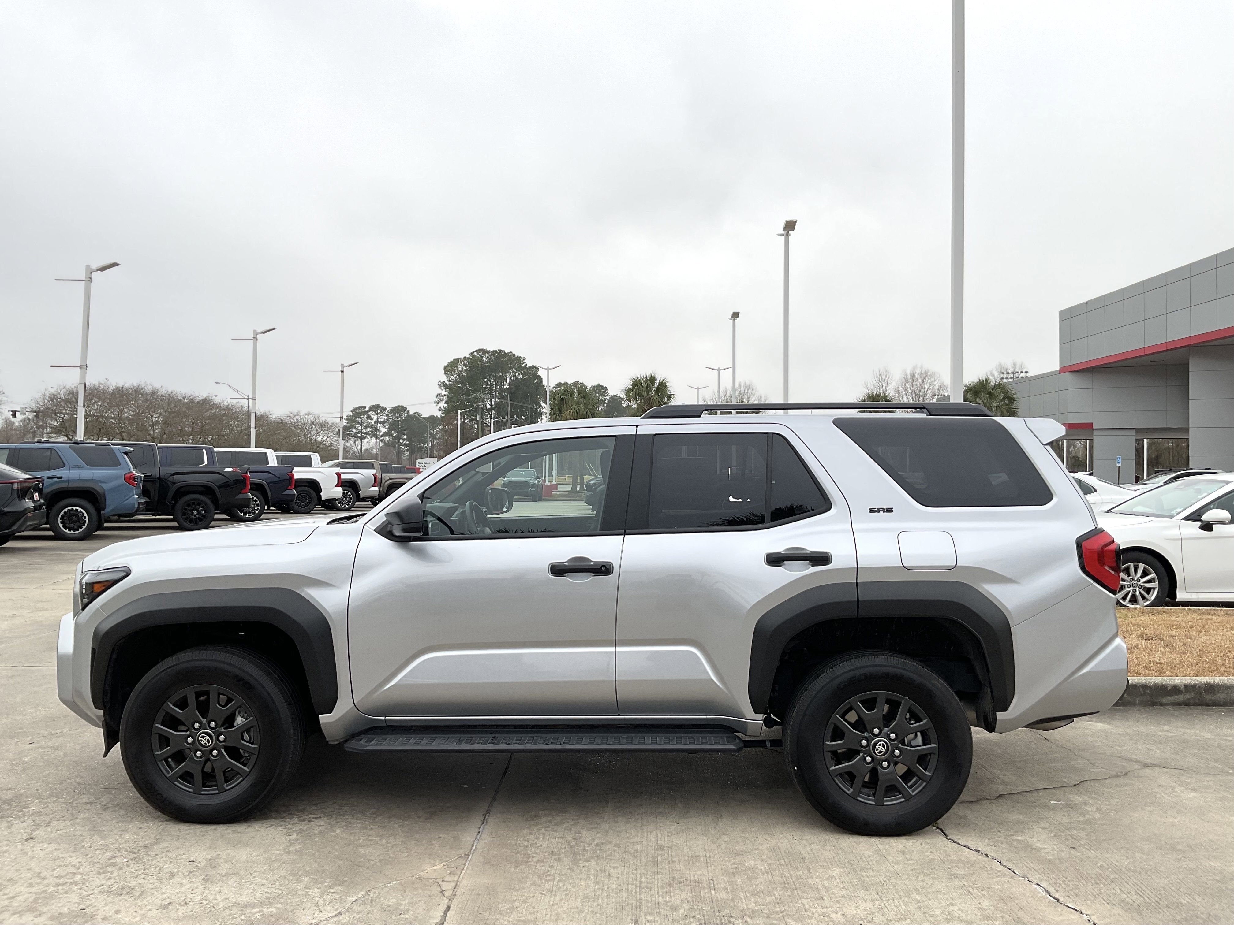 2025 Toyota 4RUNNER SR5
