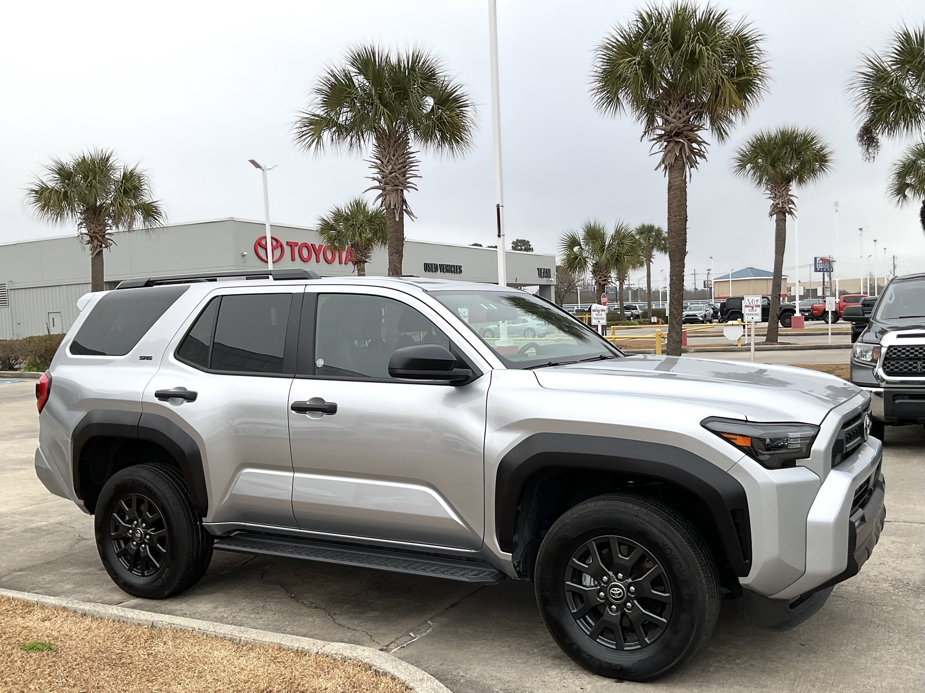 2025 Toyota 4RUNNER SR5