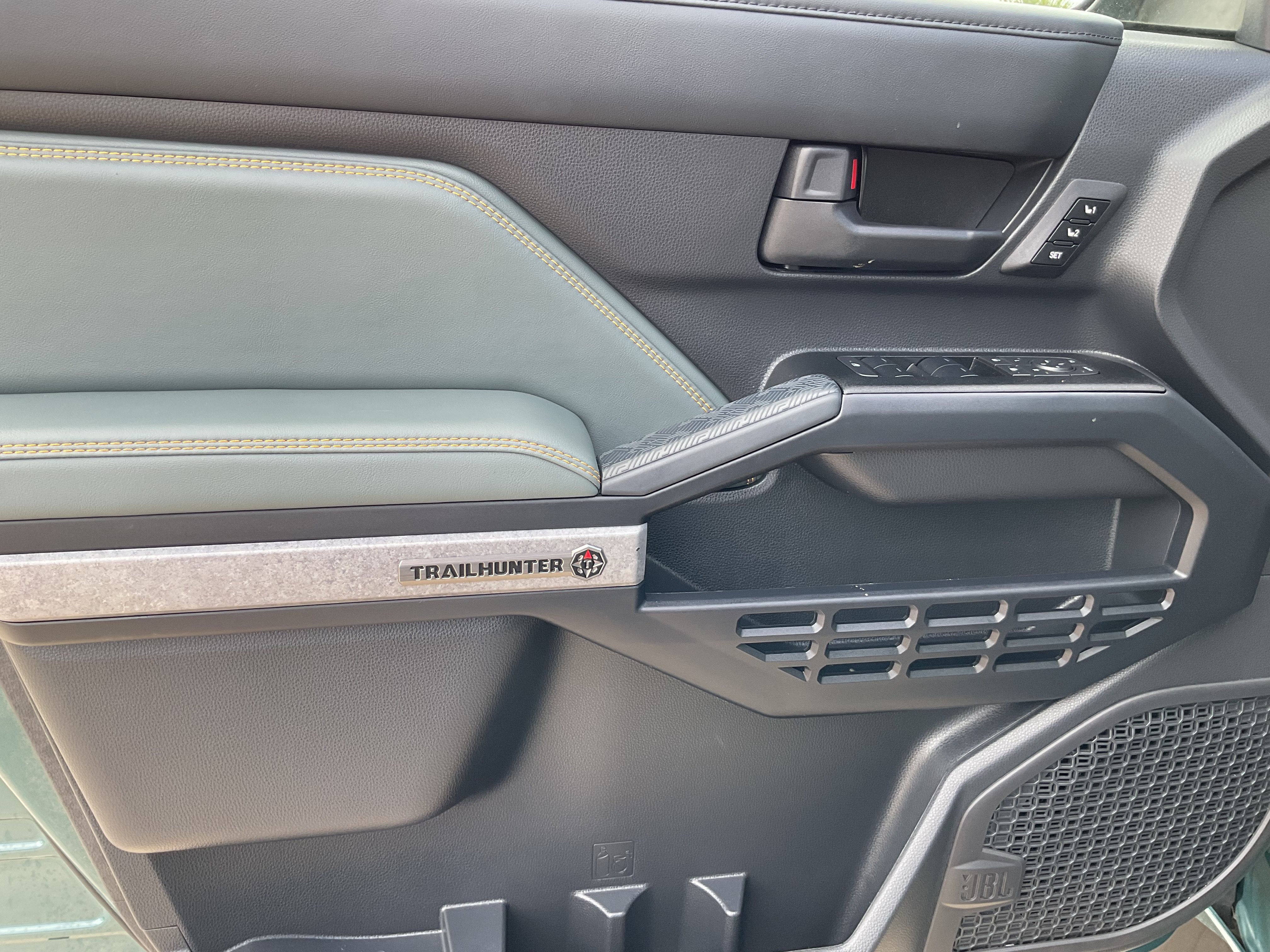2025 Toyota 4Runner i-FORCE MAX Hybrid Trailhunter