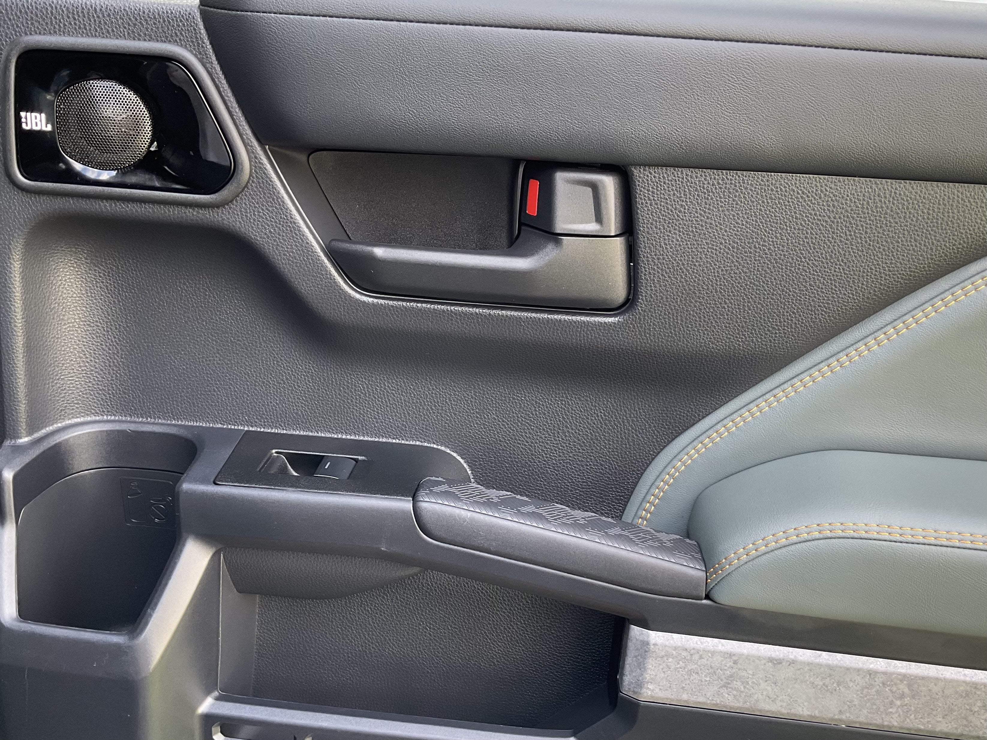 2025 Toyota 4Runner i-FORCE MAX Hybrid Trailhunter