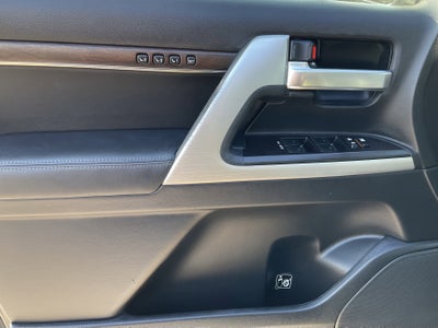 2016 Toyota LAND CRUISER 4dr 4WD (Natl)