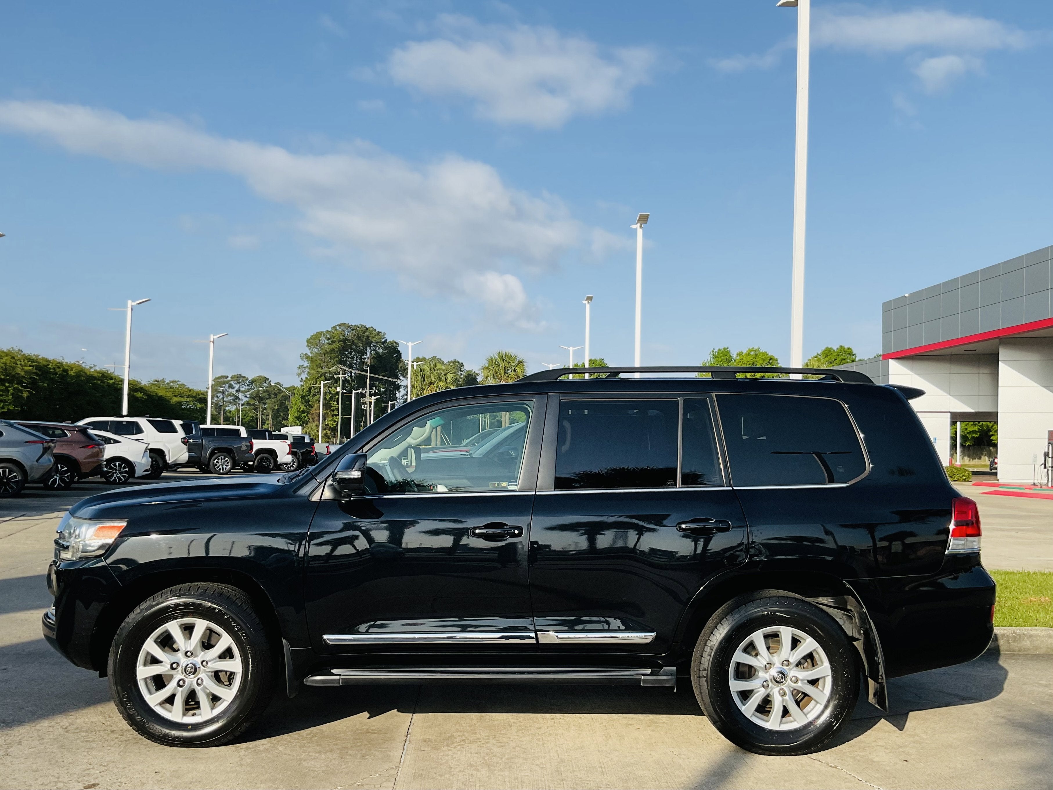 2016 Toyota LAND CRUISER 4dr 4WD (Natl)
