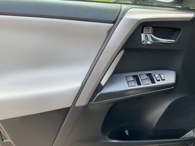 2016 Toyota RAV4 Hybrid XLE