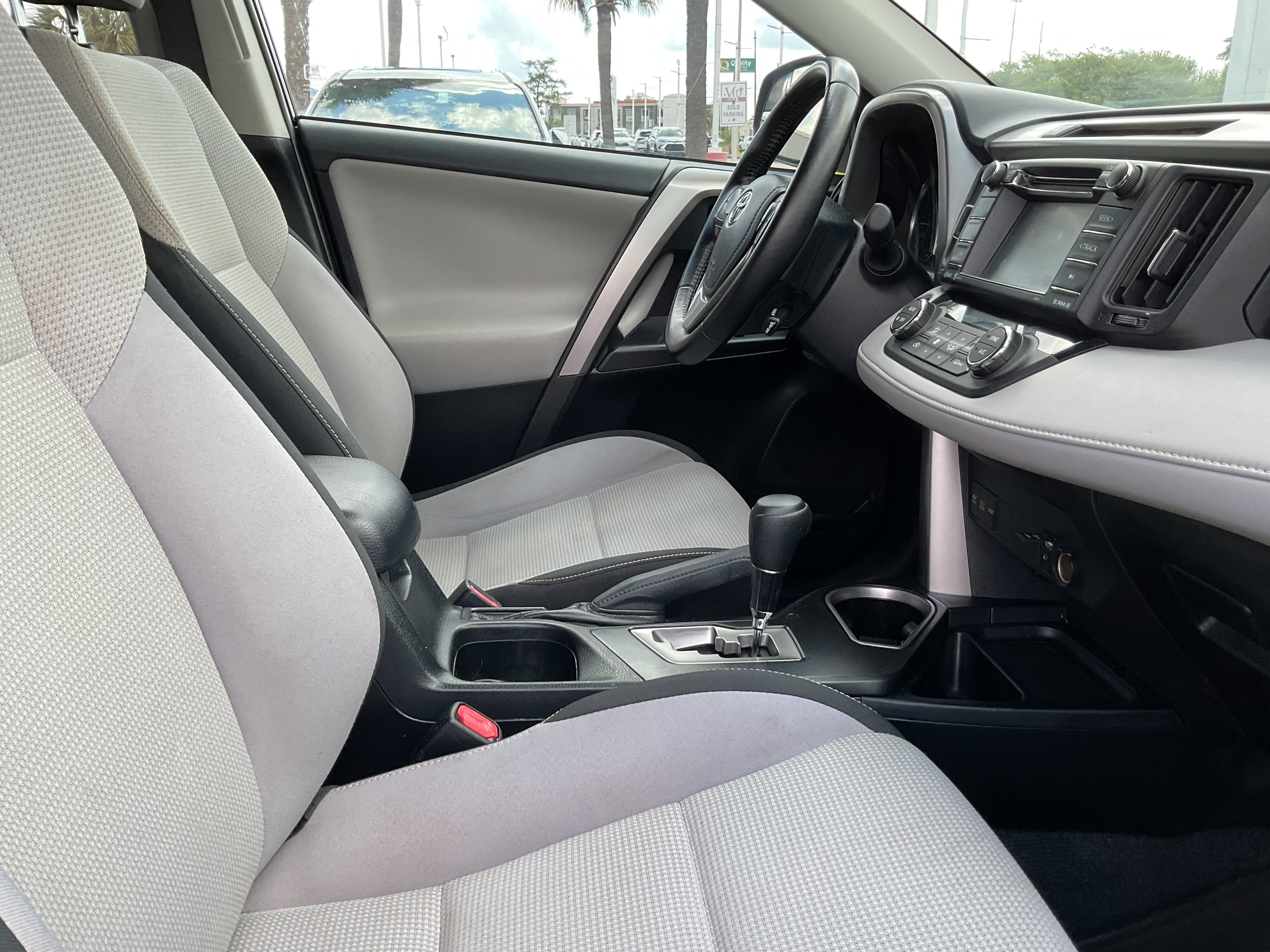 2016 Toyota RAV4 Hybrid XLE