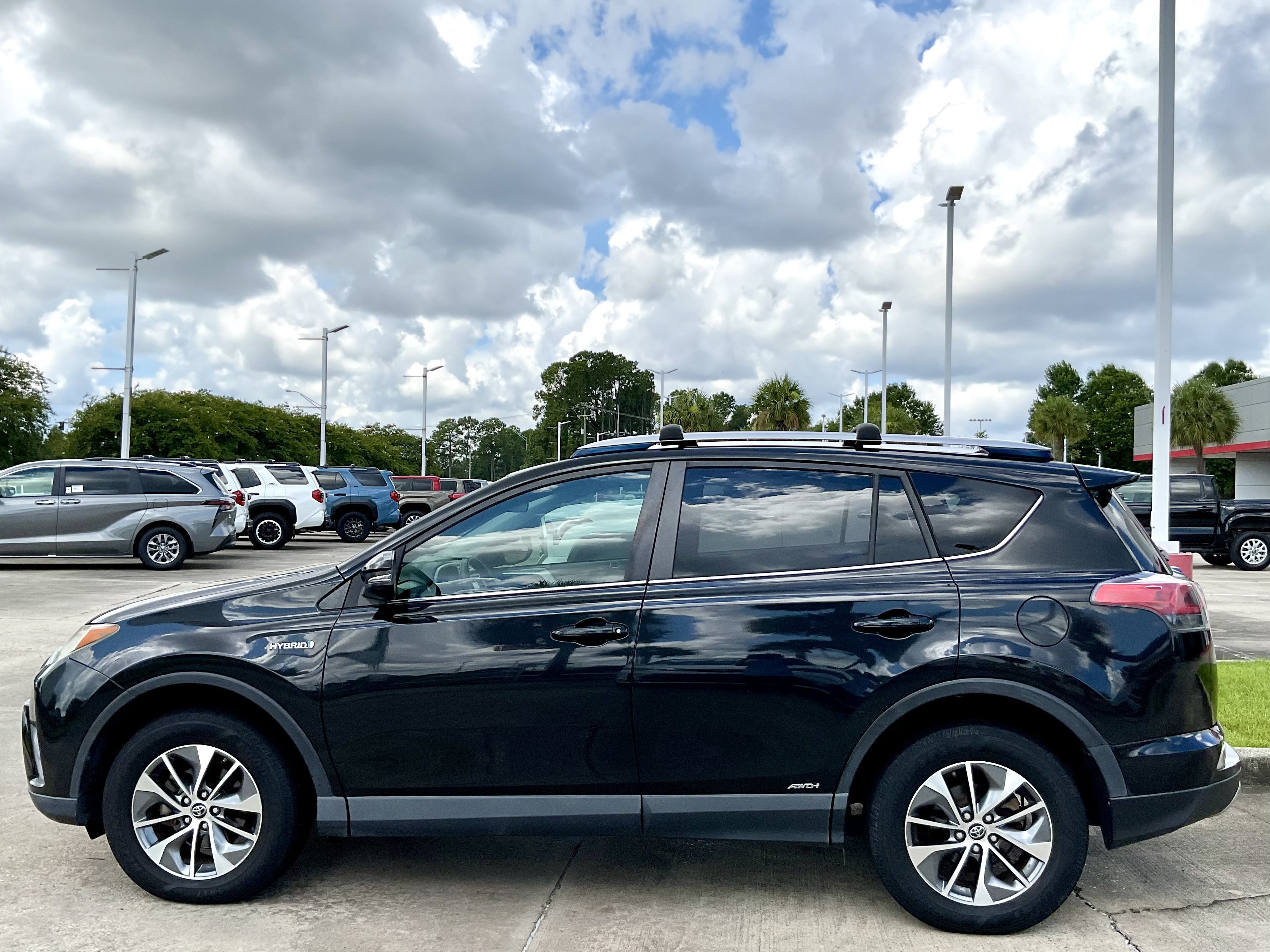 2016 Toyota RAV4 Hybrid XLE
