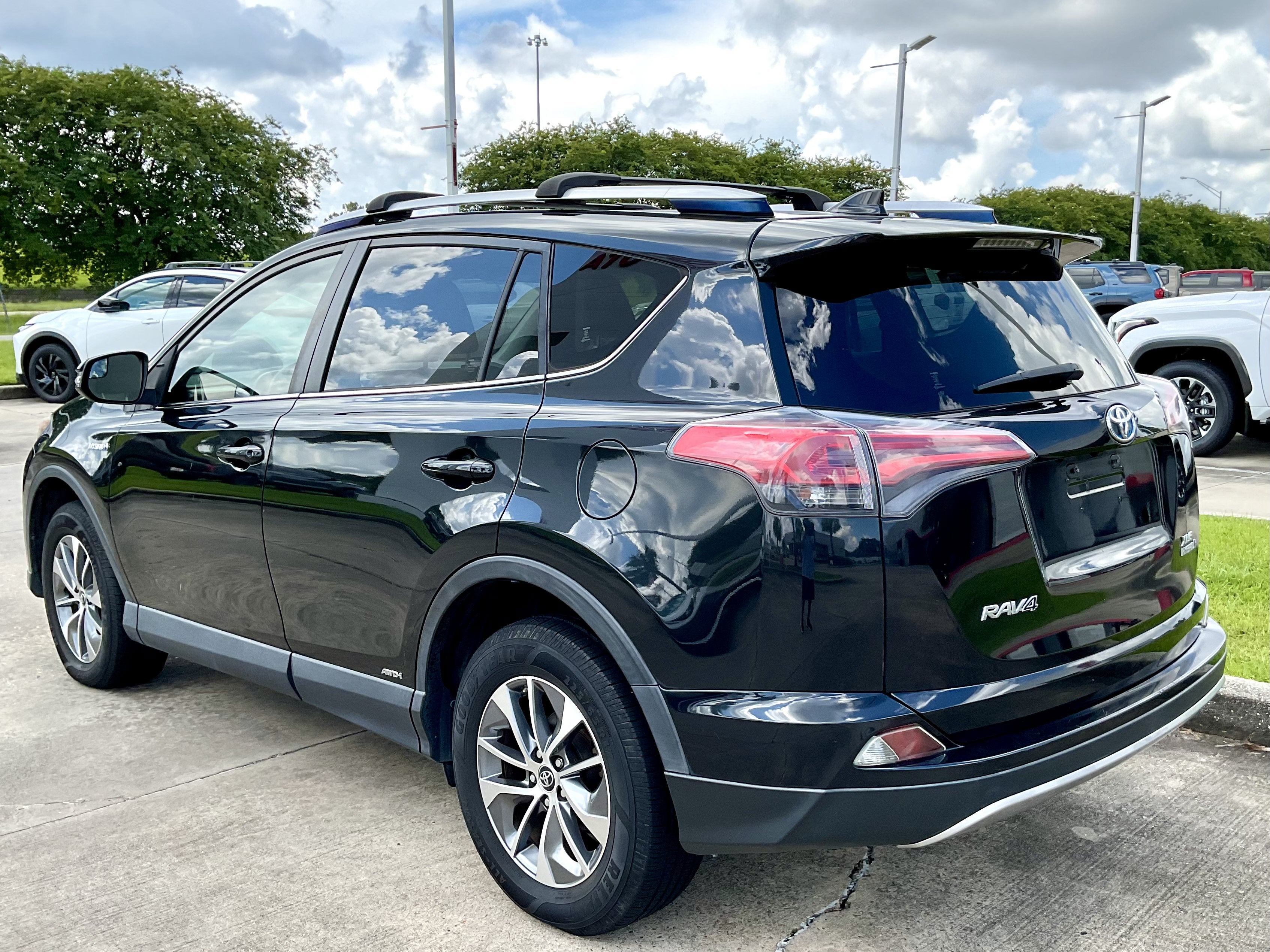 2016 Toyota RAV4 Hybrid XLE