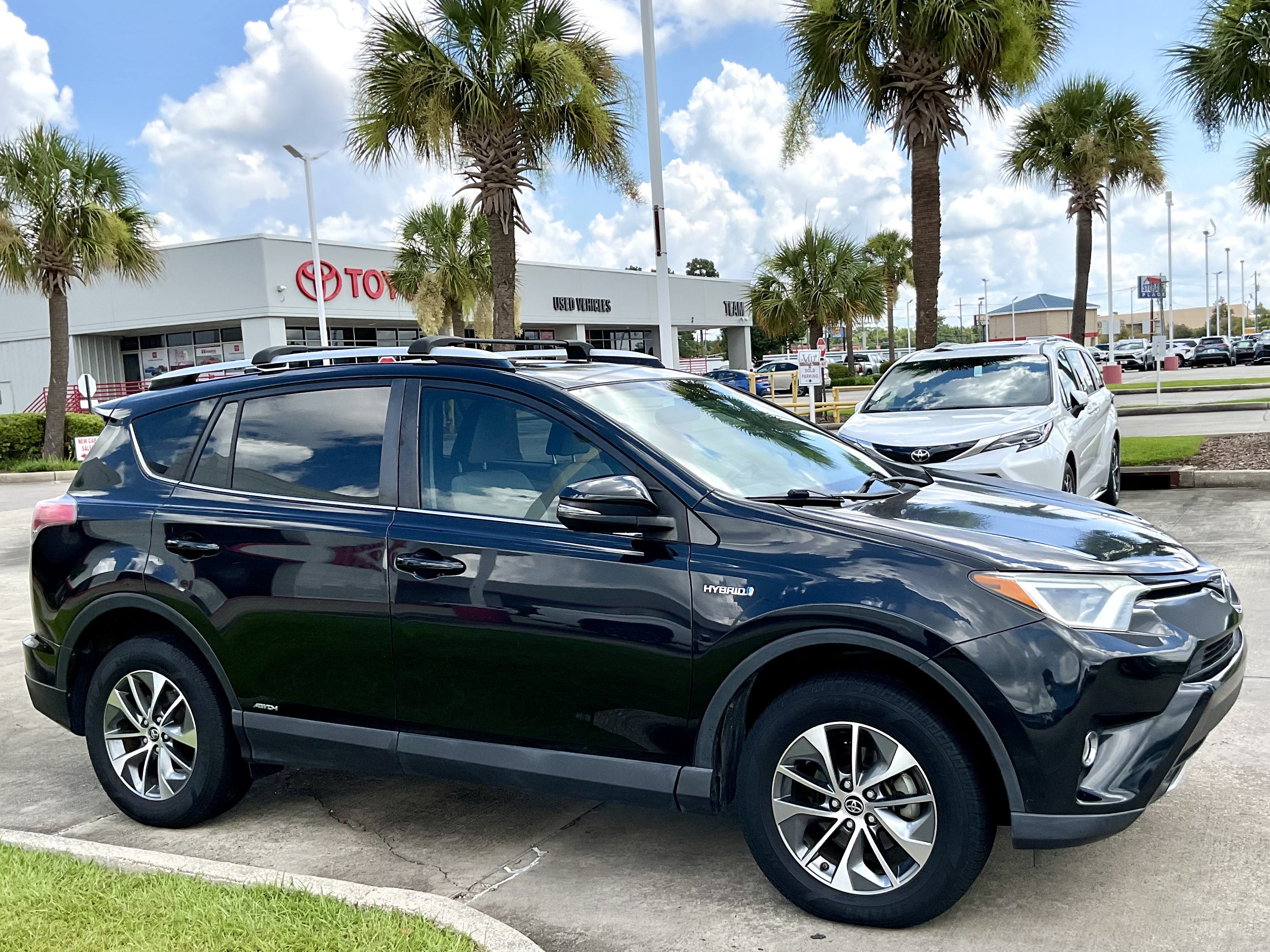 2016 Toyota RAV4 Hybrid XLE