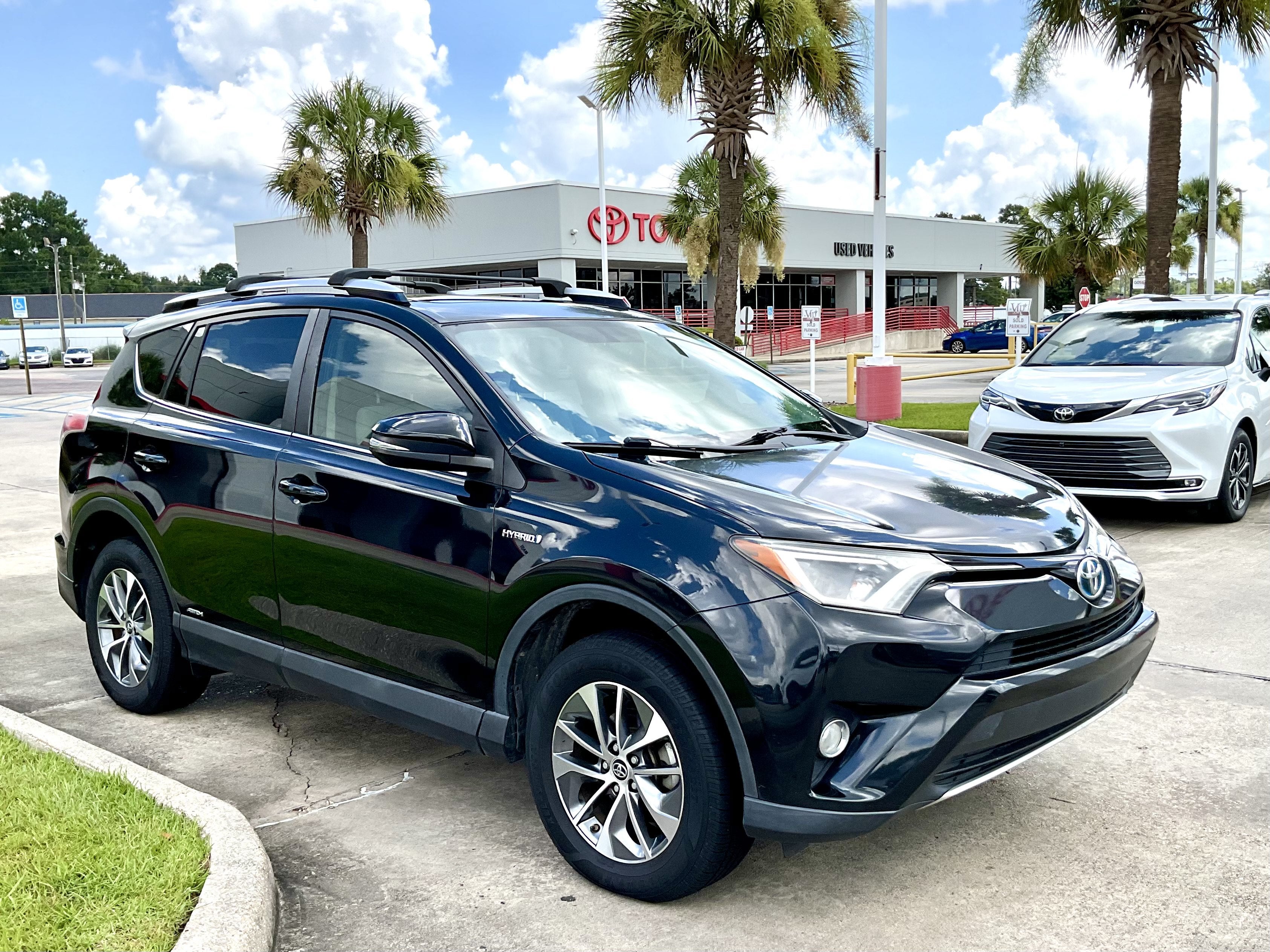 2016 Toyota RAV4 Hybrid XLE