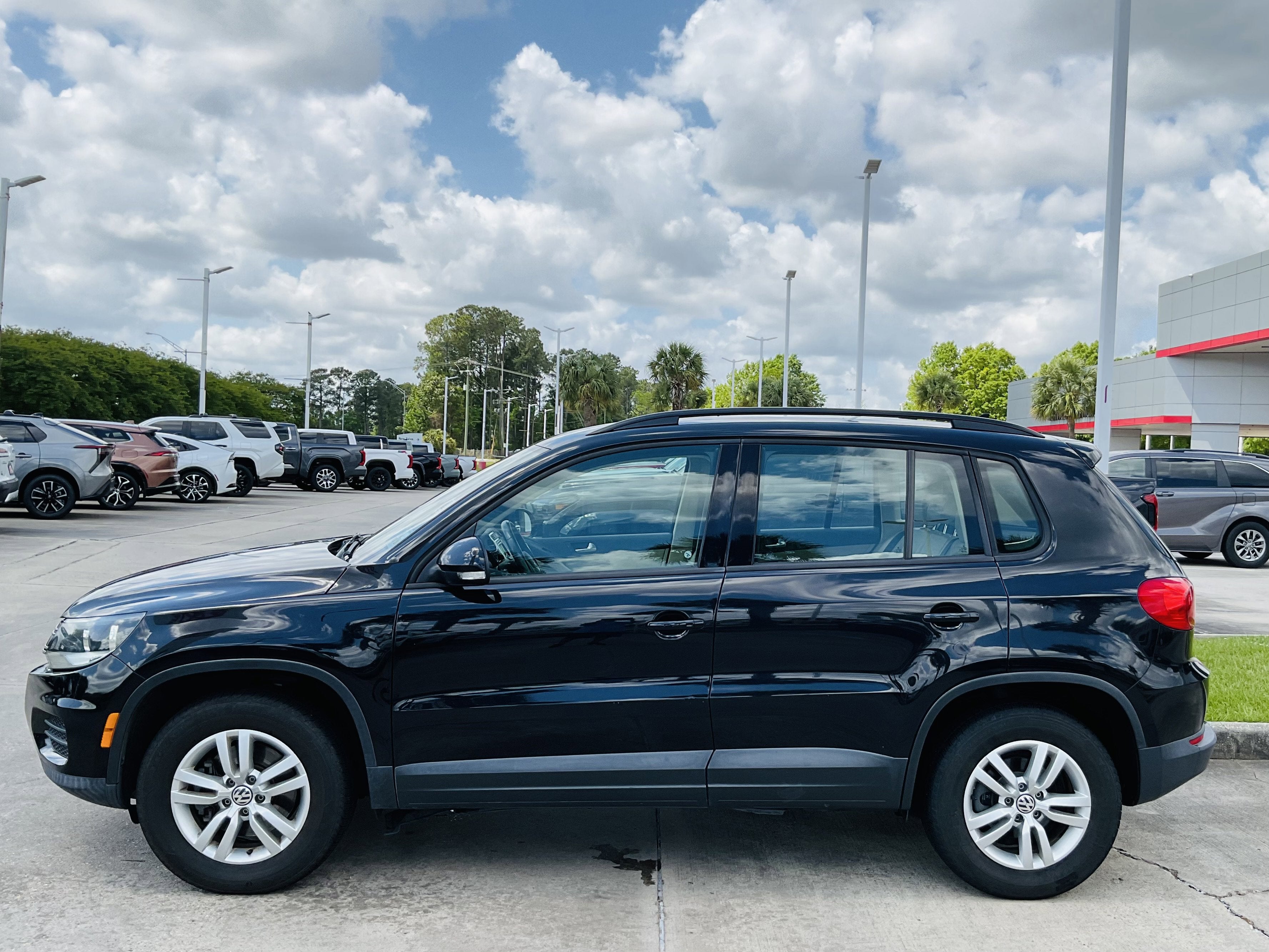 2017 Volkswagen Tiguan S