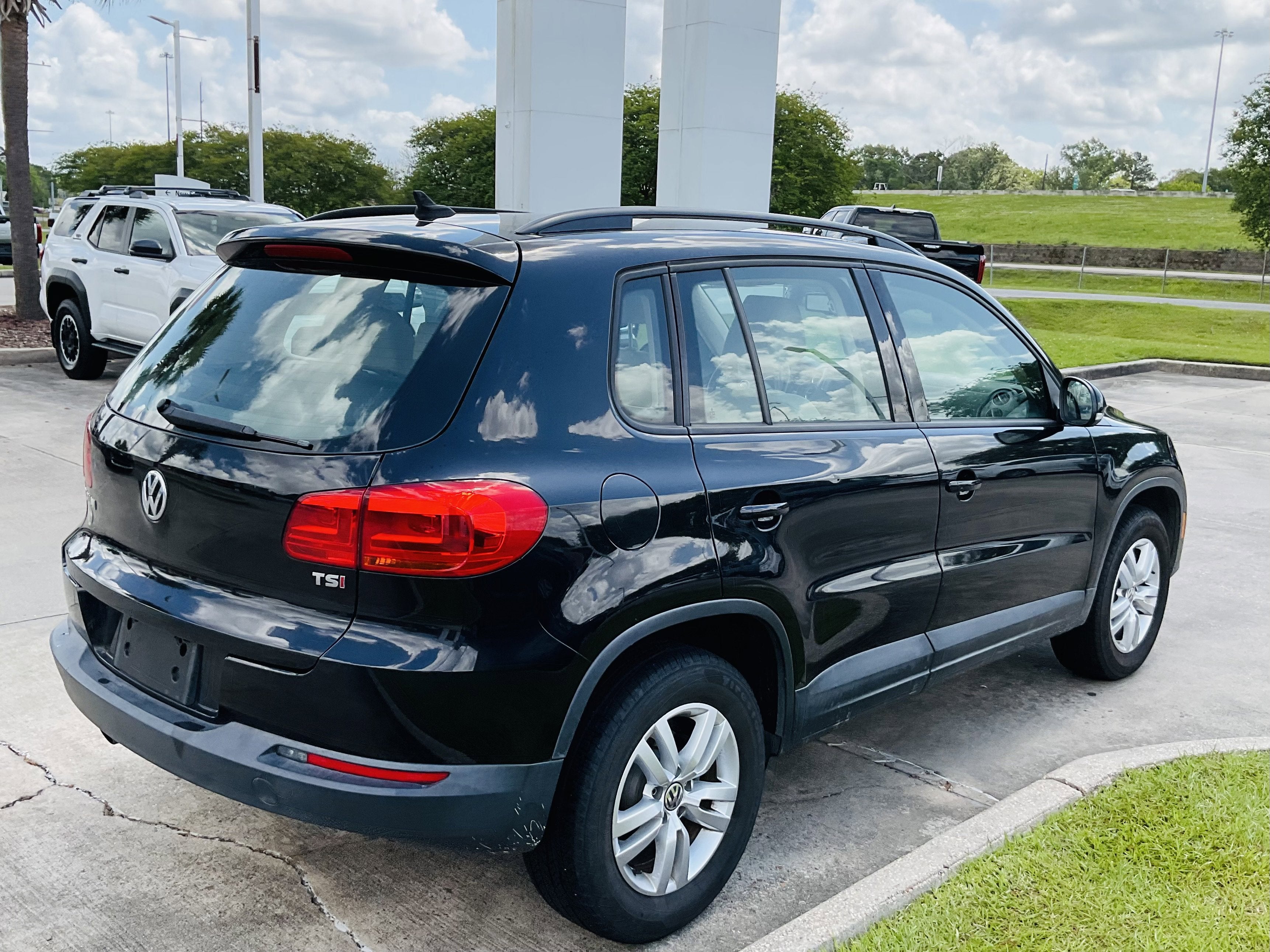 2017 Volkswagen Tiguan S