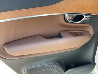 2022 Volvo XC90 Momentum