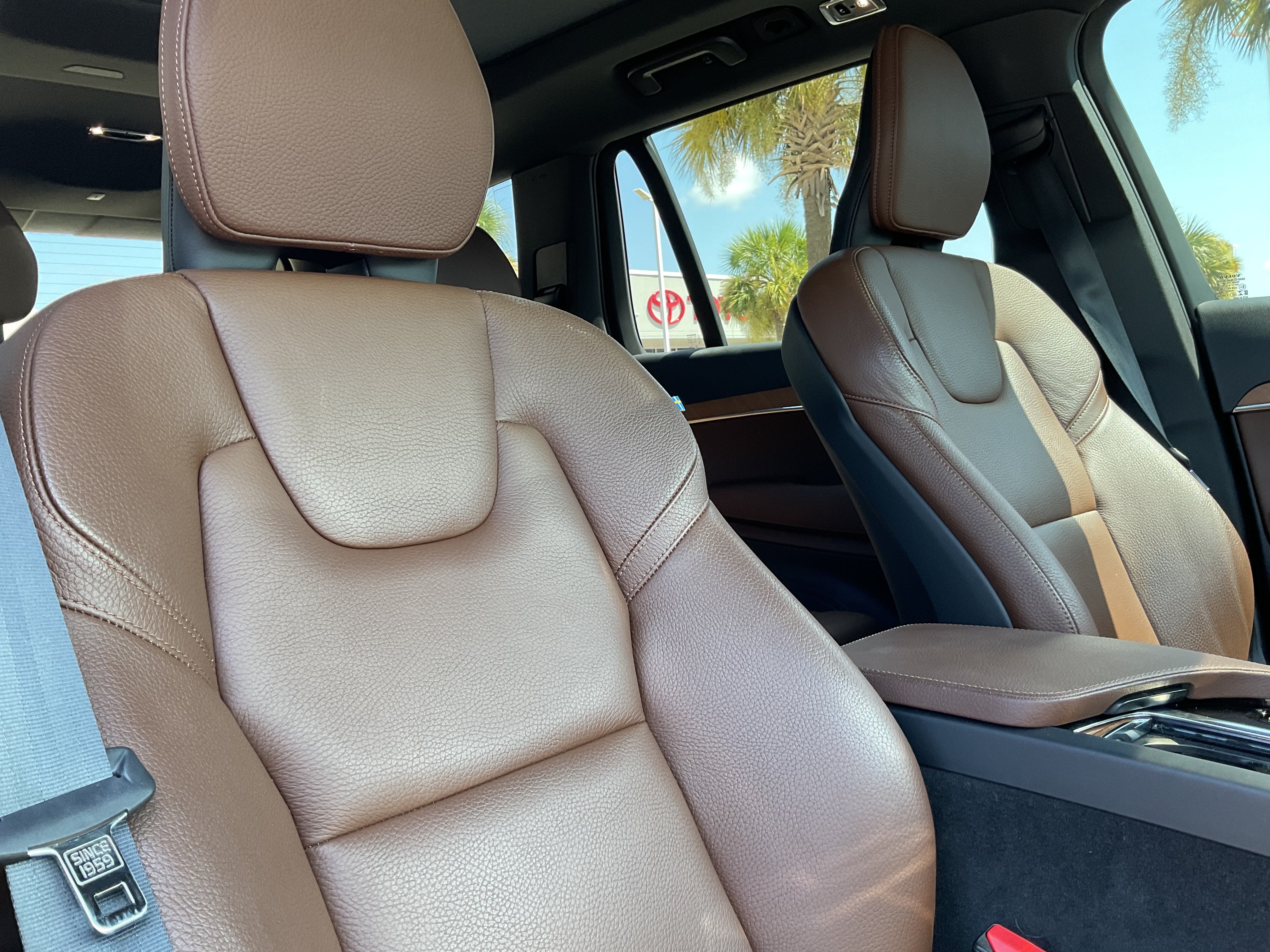 2022 Volvo XC90 Momentum